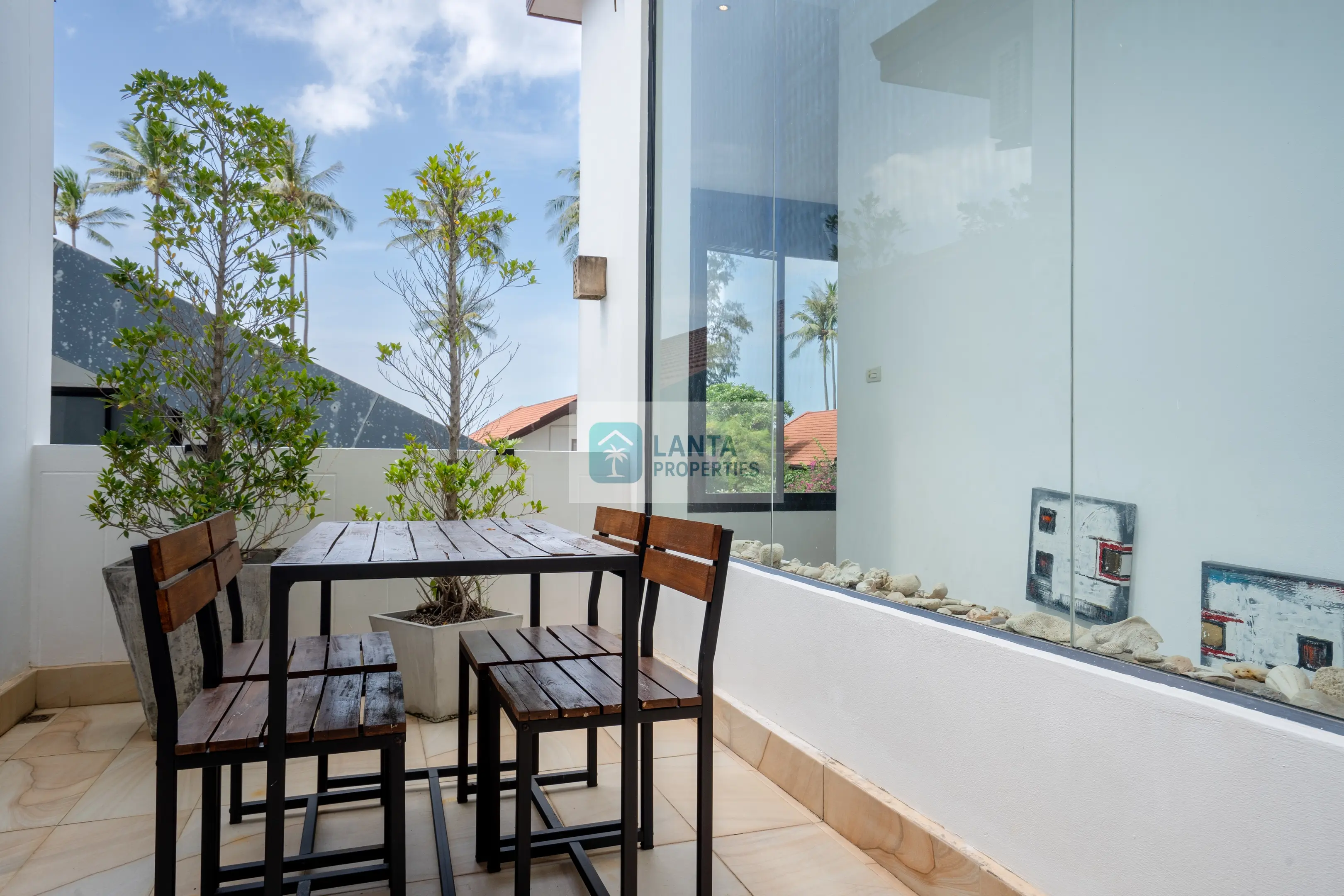 Townhouse with Pool Access and Sea Glimpse, Sai Naam Koh Lanta