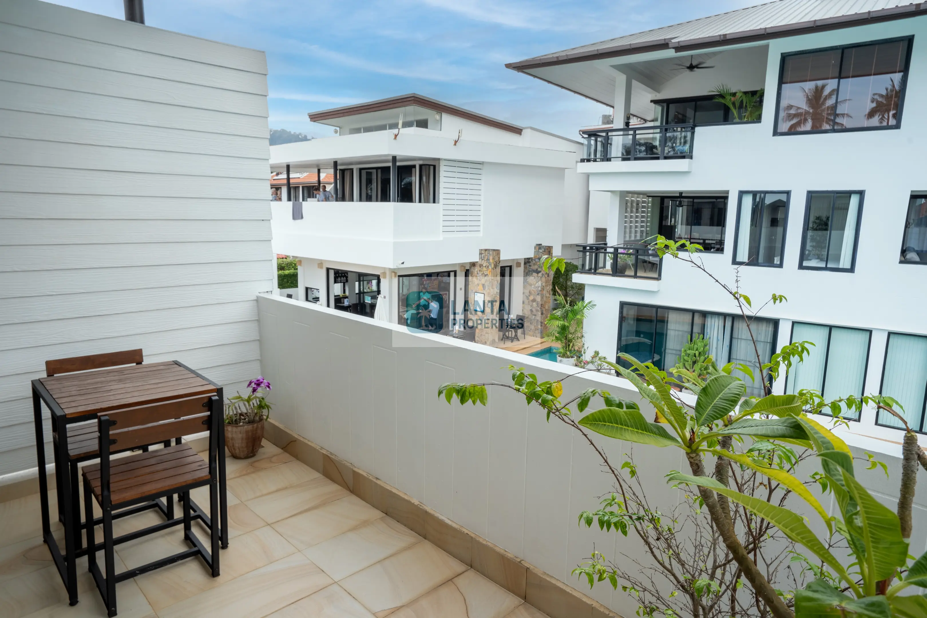 Townhouse with Pool Access and Sea Glimpse, Sai Naam Koh Lanta