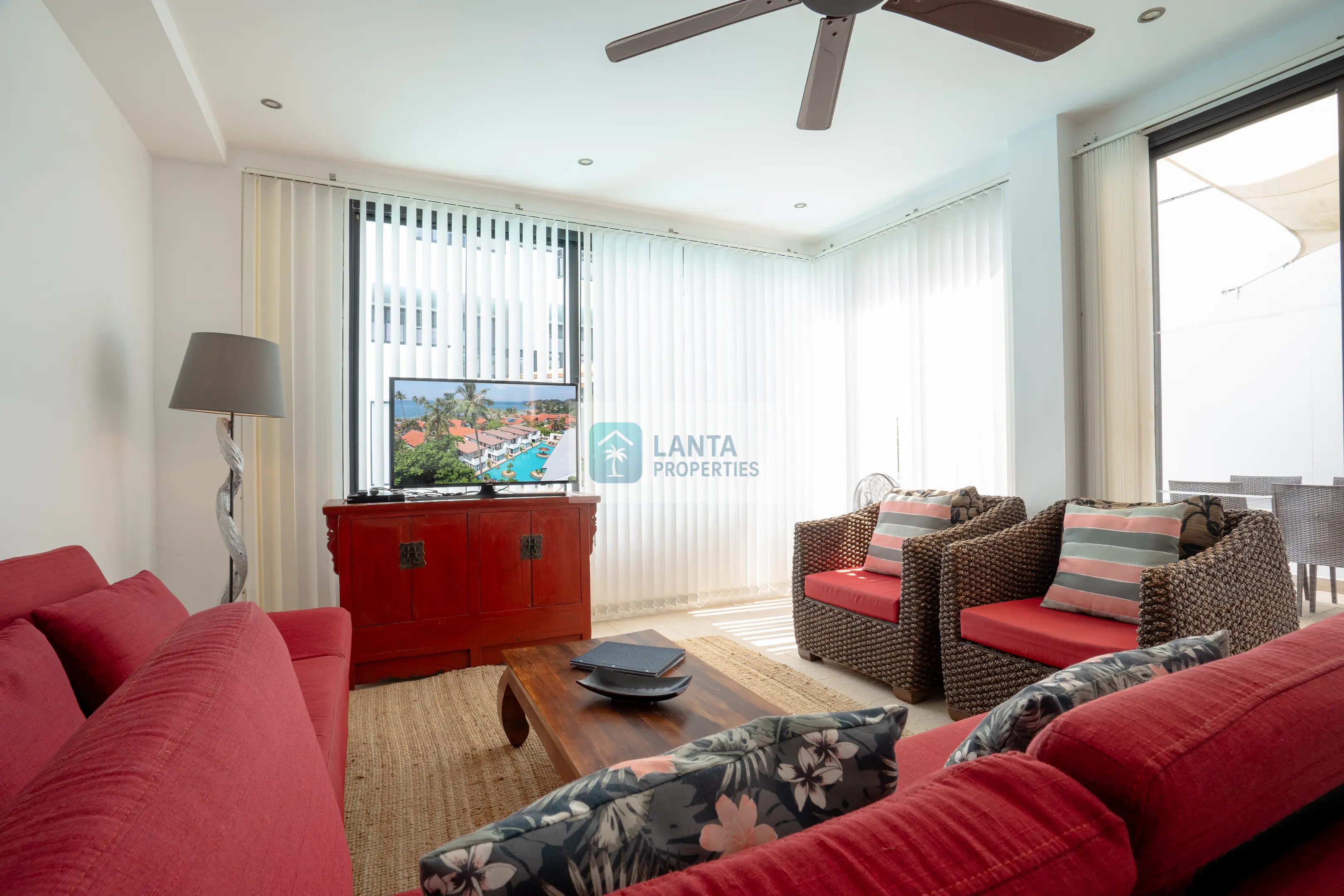 Townhouse with Pool Access and Sea Glimpse, Sai Naam Koh Lanta