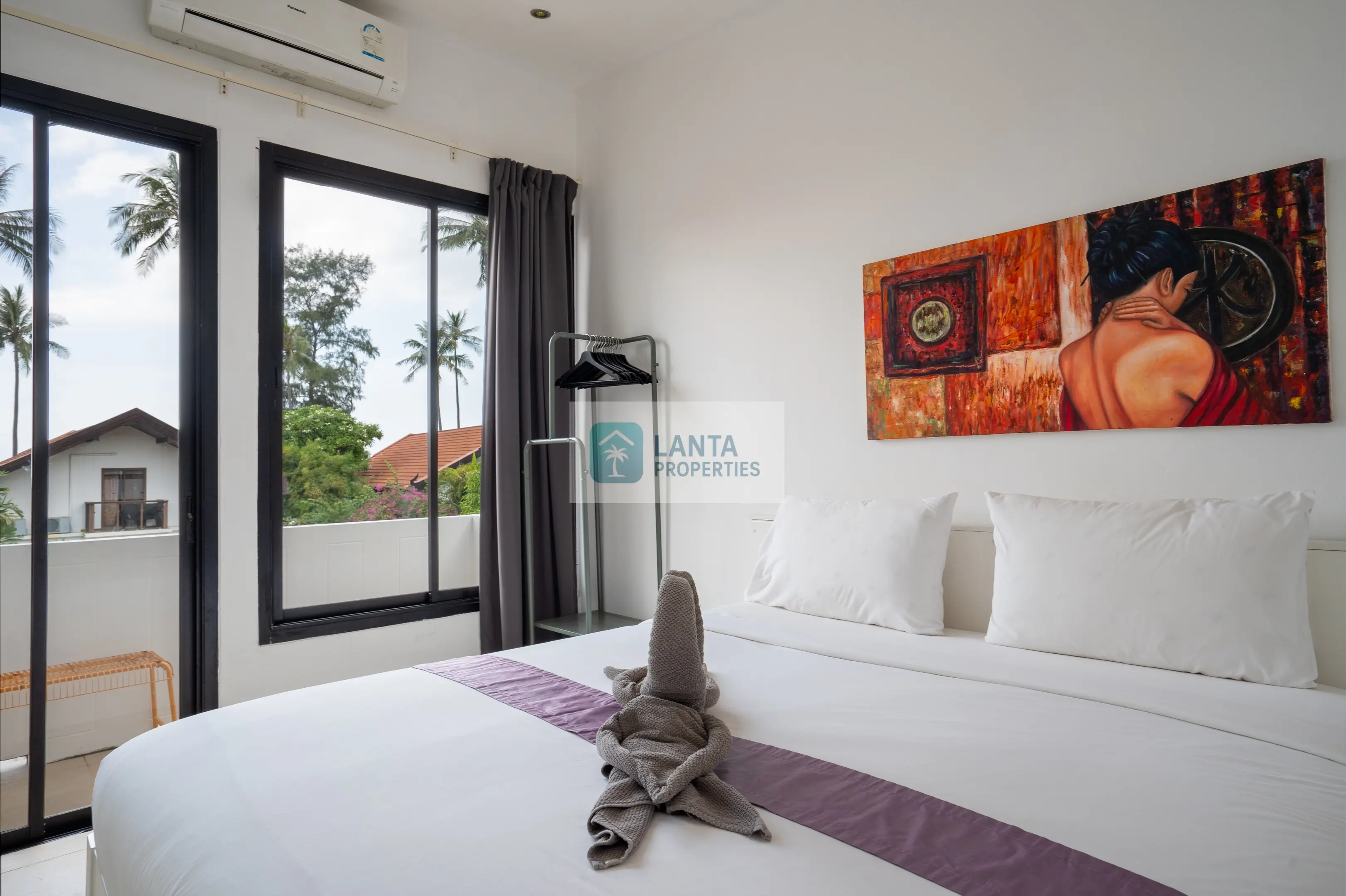 Townhouse with Pool Access and Sea Glimpse, Sai Naam Koh Lanta