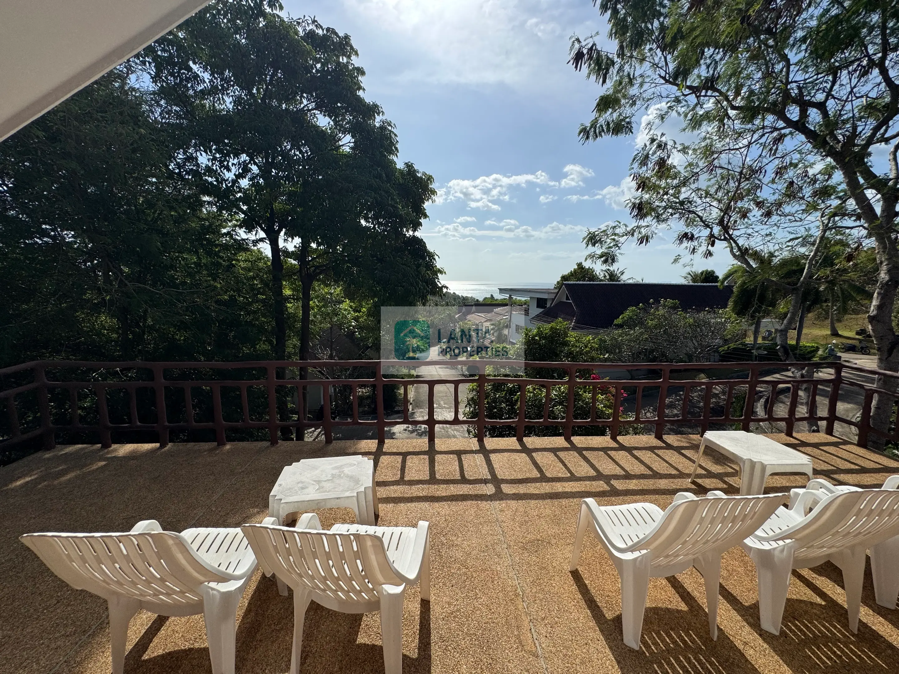 Villa at the Top of the Hill – Panoramic Views Over Koh Lanta