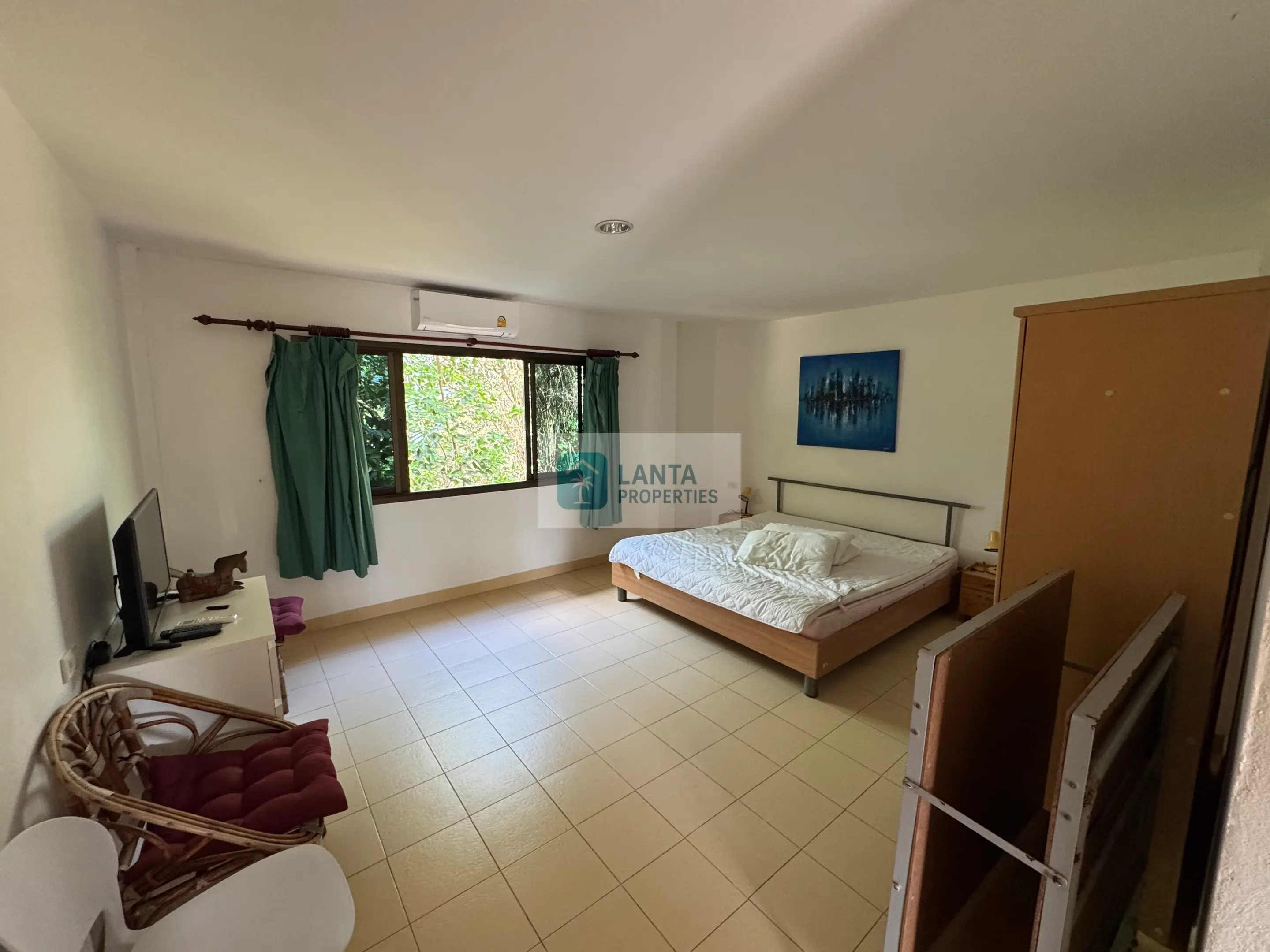 Villa at the Top of the Hill – Panoramic Views Over Koh Lanta