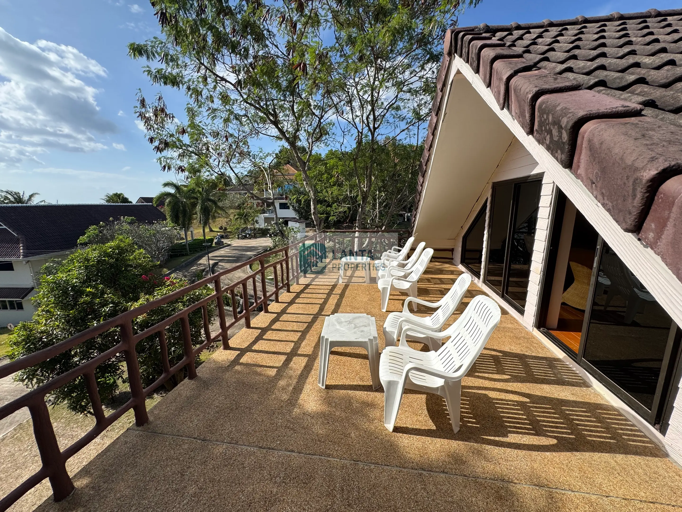 Villa at the Top of the Hill – Panoramic Views Over Koh Lanta