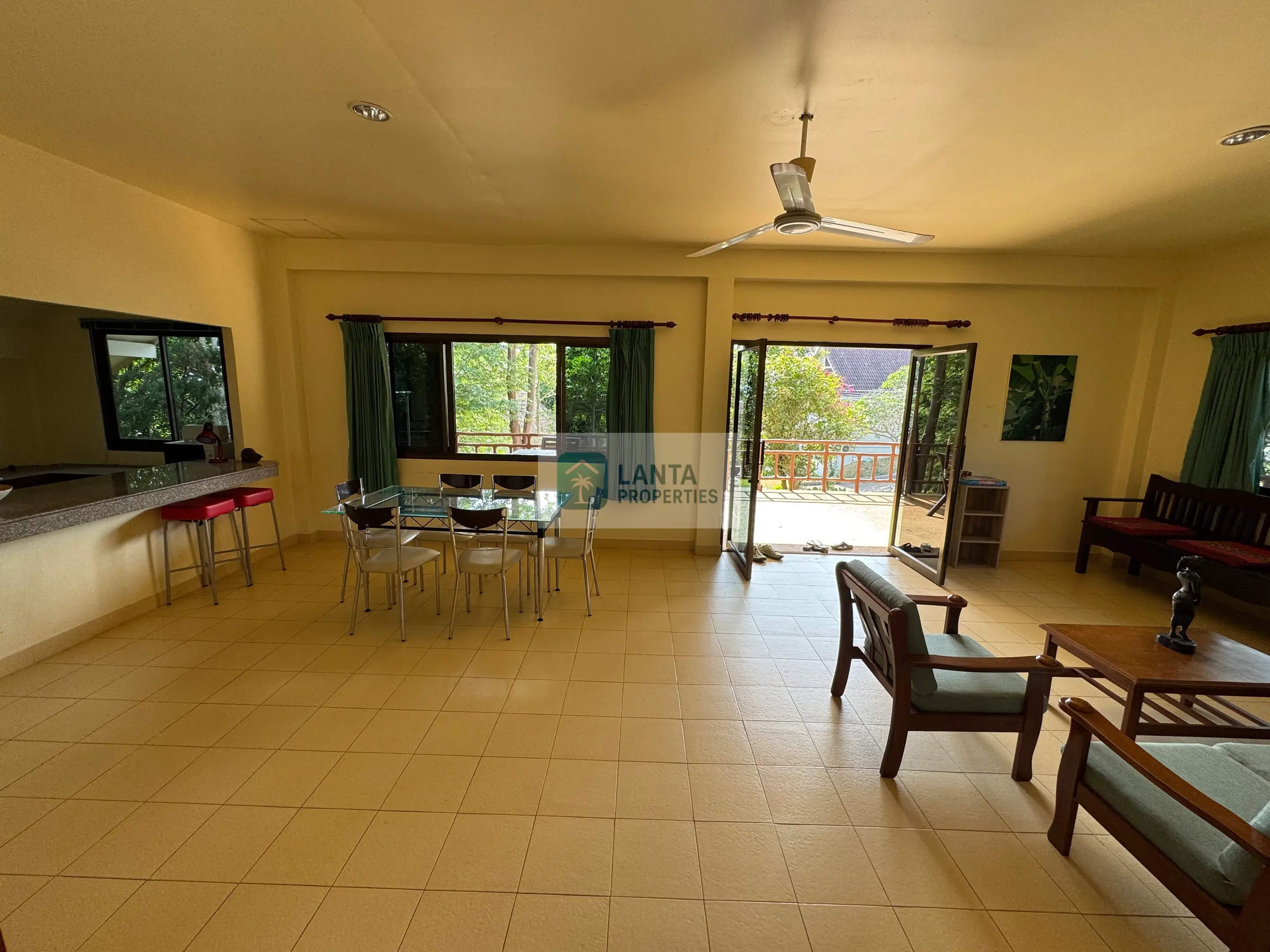 Villa at the Top of the Hill – Panoramic Views Over Koh Lanta