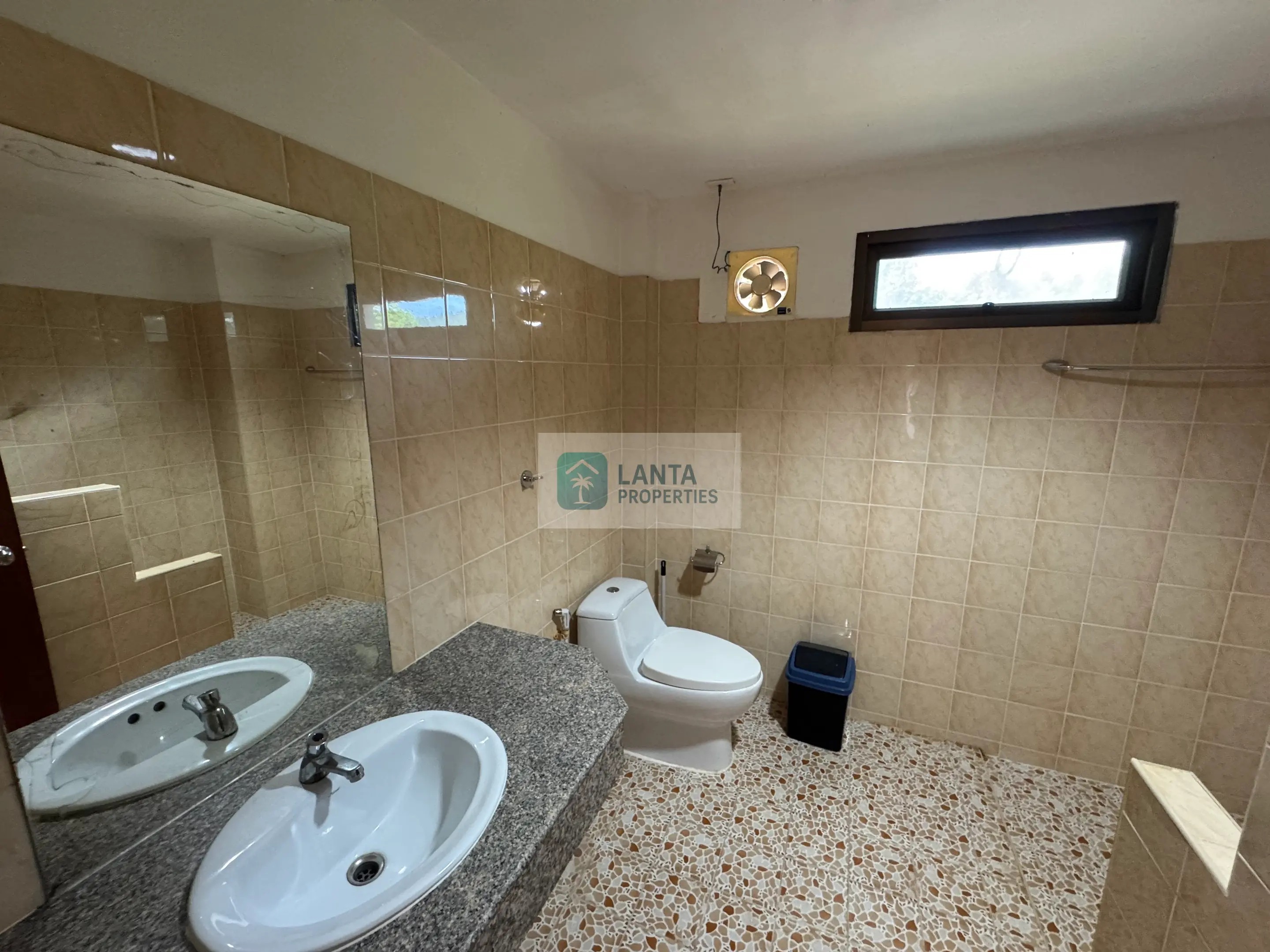 Villa at the Top of the Hill – Panoramic Views Over Koh Lanta