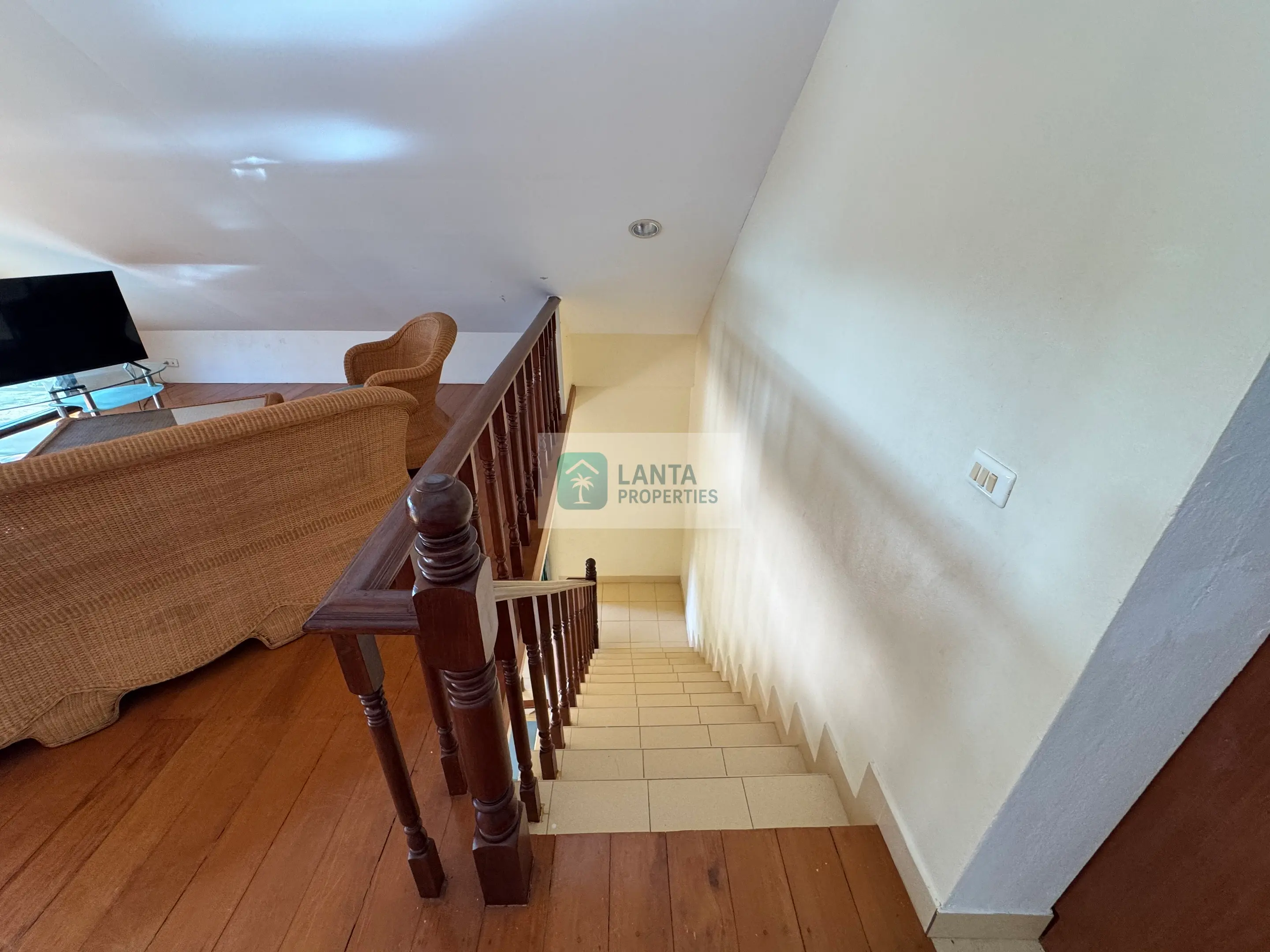 Villa at the Top of the Hill – Panoramic Views Over Koh Lanta