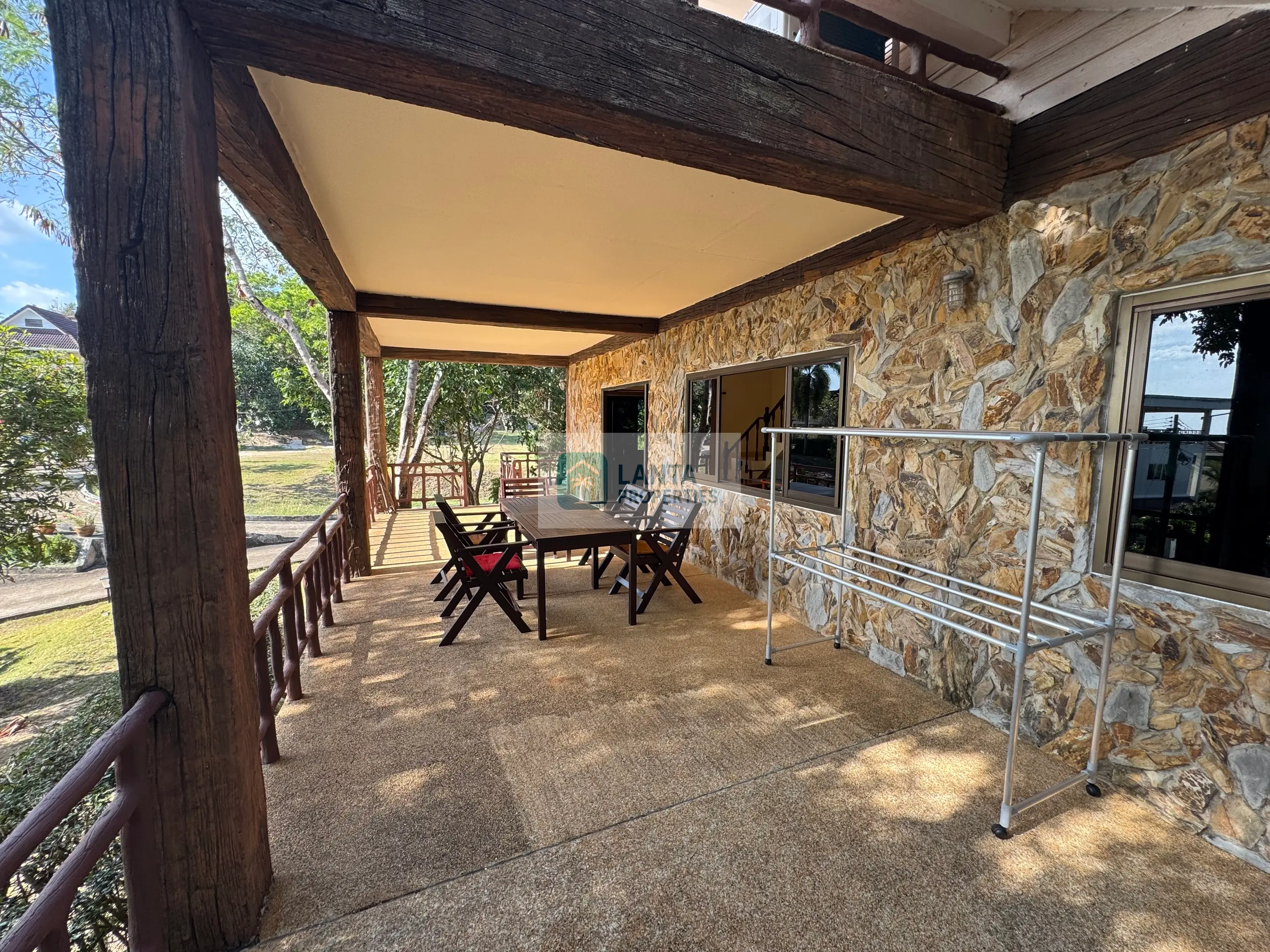 Villa at the Top of the Hill – Panoramic Views Over Koh Lanta