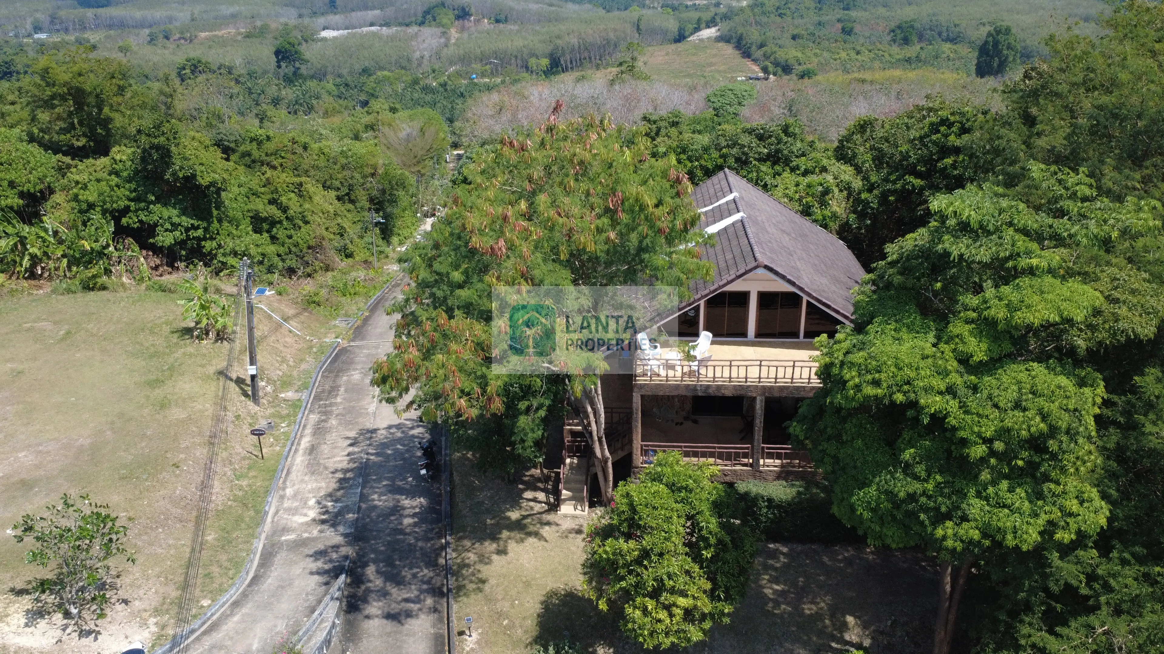 Villa at the Top of the Hill – Panoramic Views Over Koh Lanta
