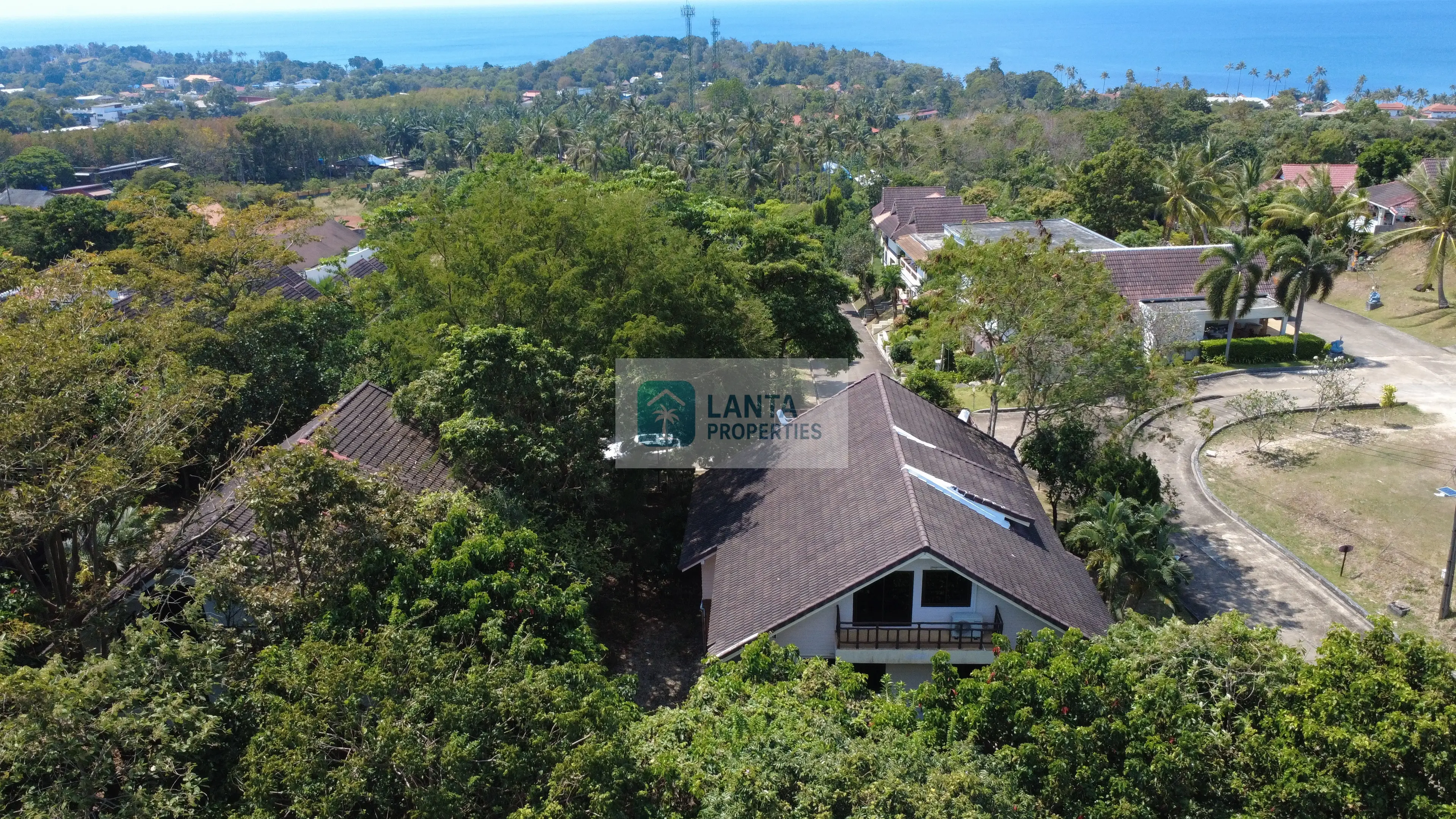 Villa at the Top of the Hill – Panoramic Views Over Koh Lanta