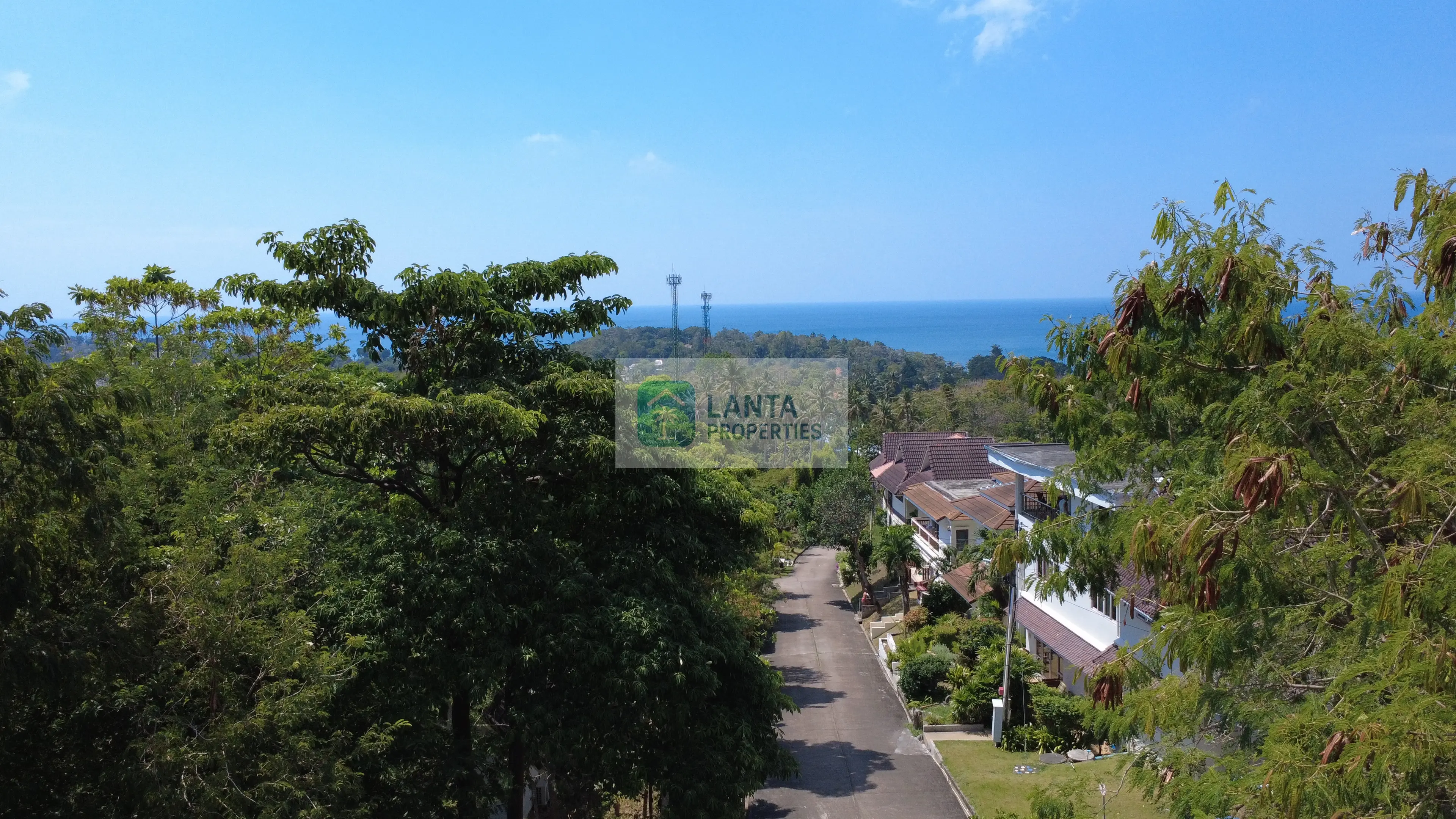 Villa at the Top of the Hill – Panoramic Views Over Koh Lanta