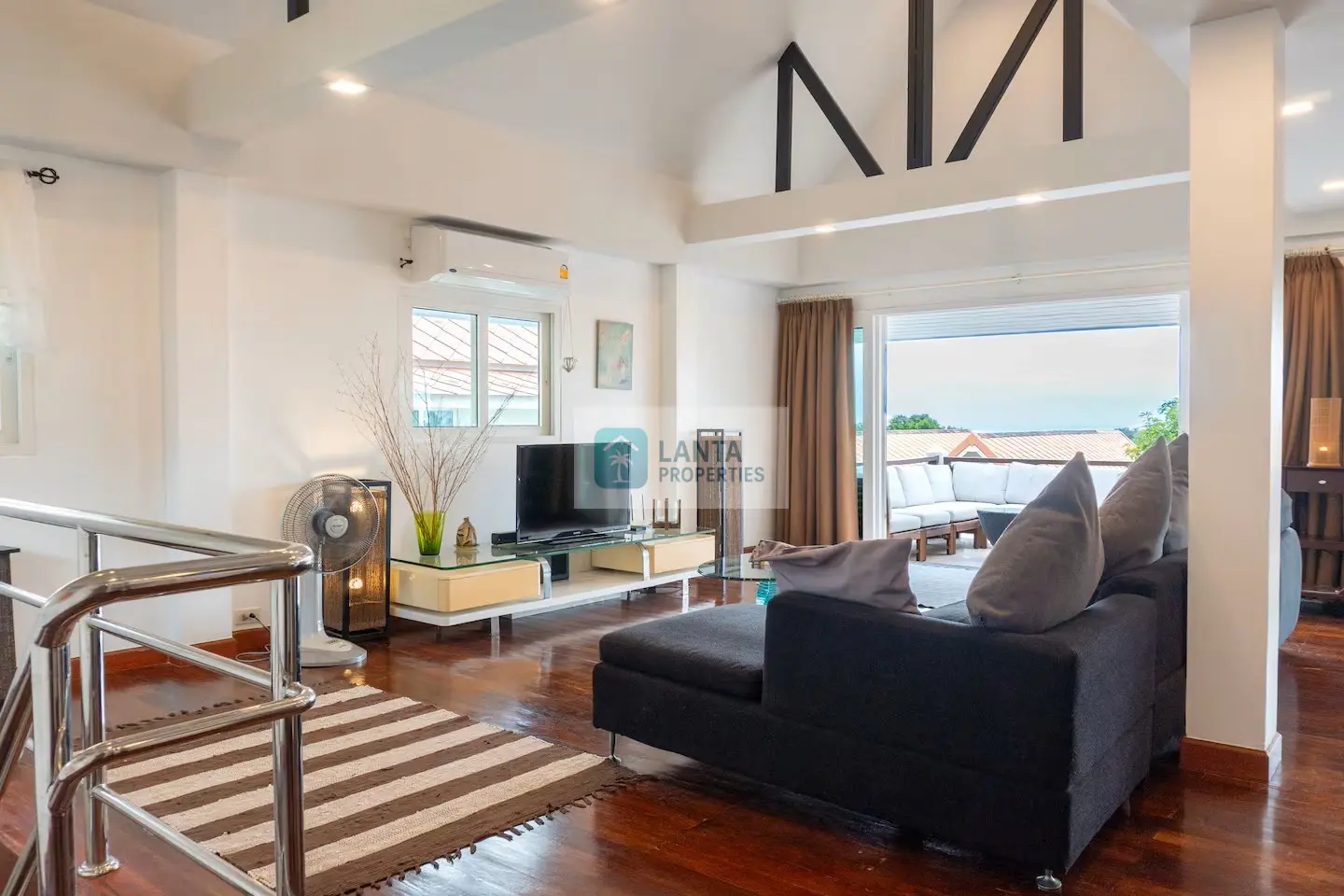 🏝️ Villa for Sale in Koh Lanta – 3-Bedroom Pool Villa with Sea View 🌅
