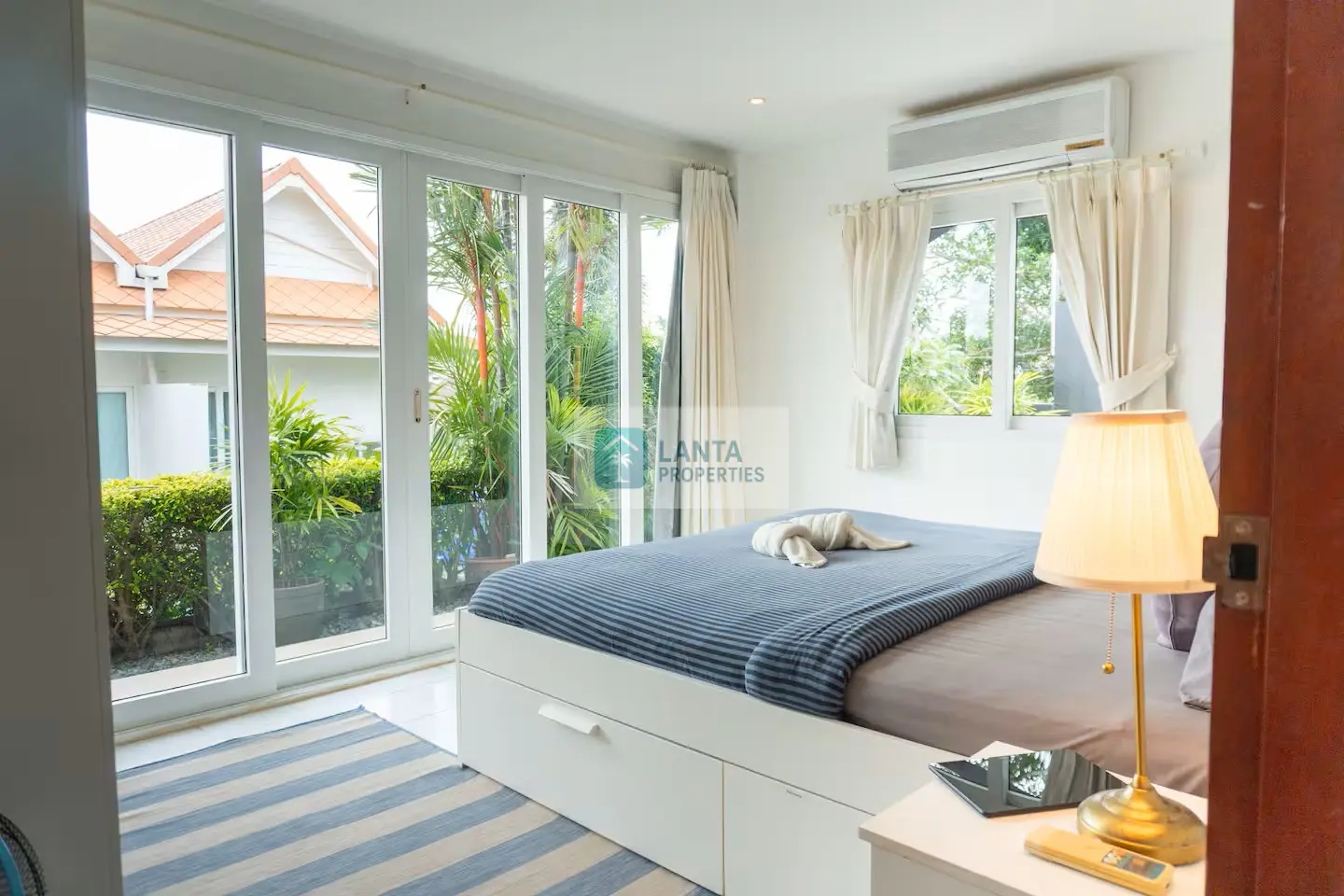 🏝️ Villa for Sale in Koh Lanta – 3-Bedroom Pool Villa with Sea View 🌅