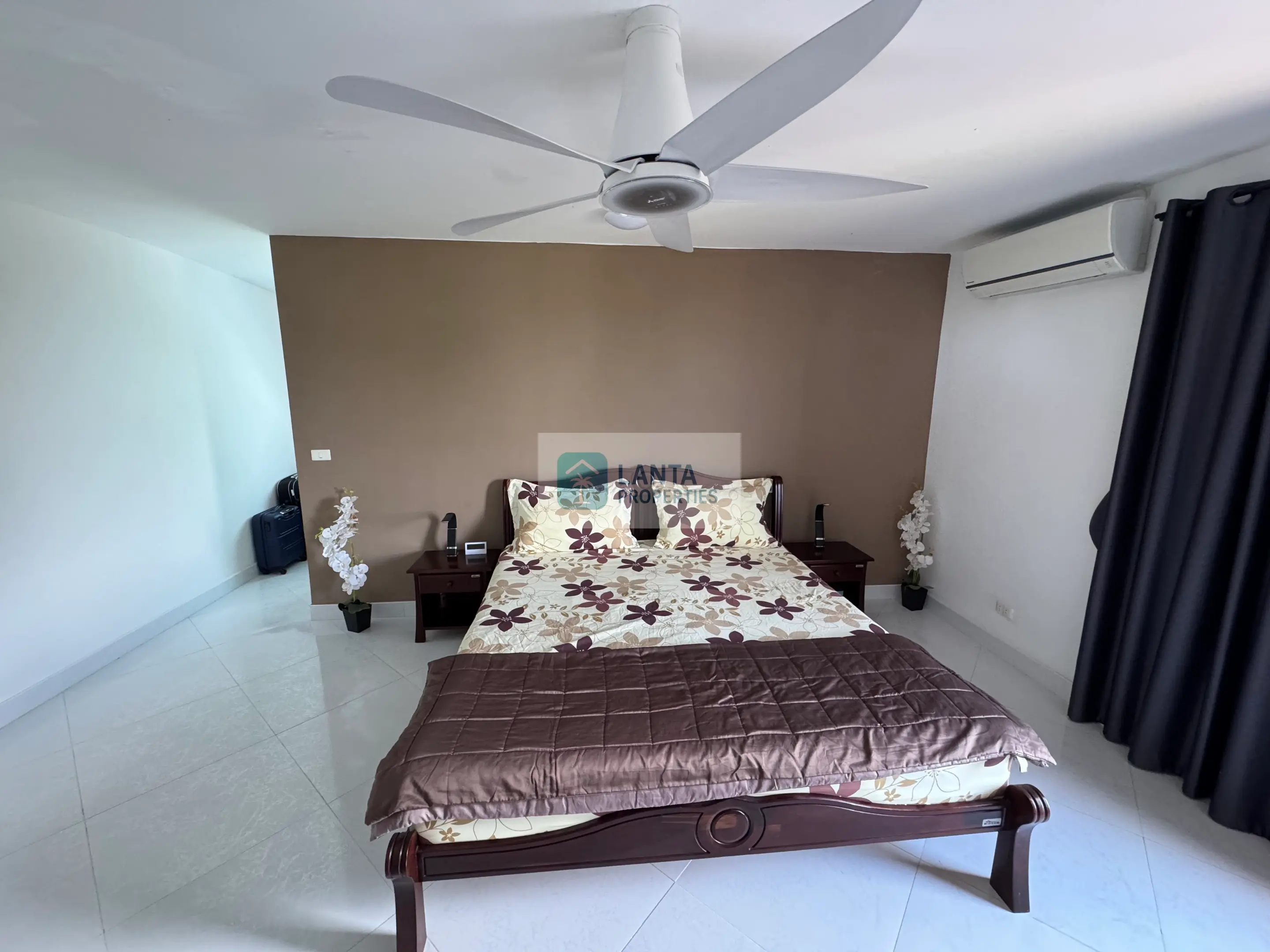 Il Villa - Franky’s Hill
