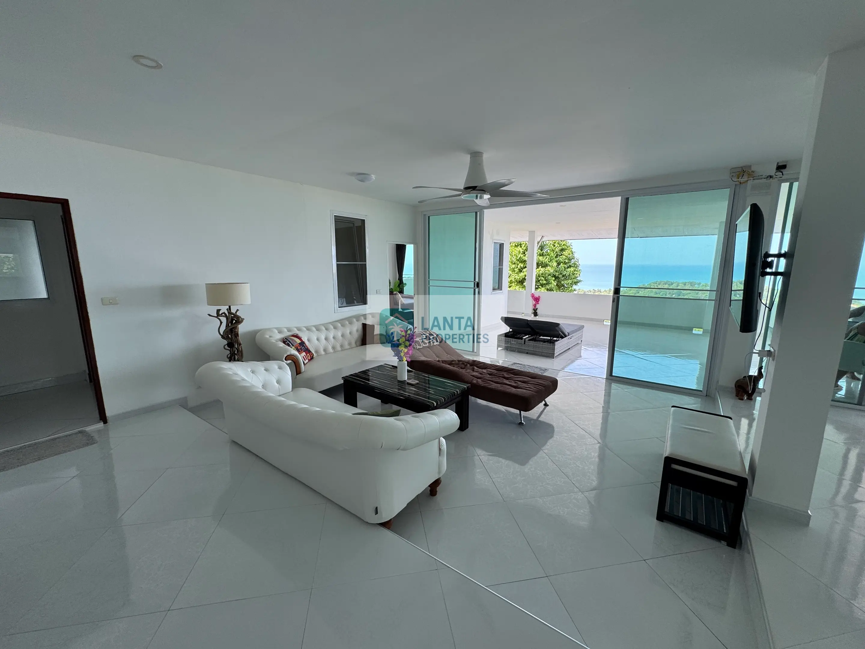 Il Villa - Franky’s Hill