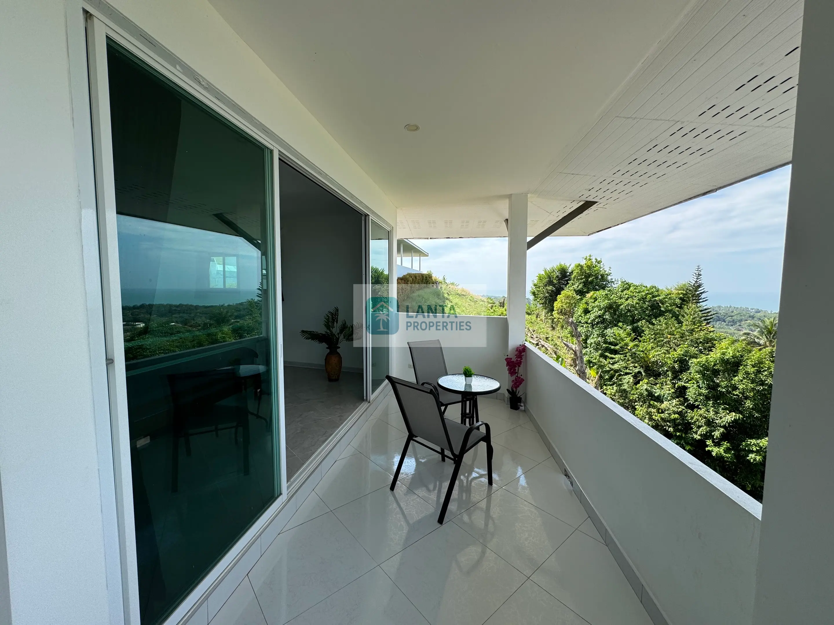 Il Villa - Franky’s Hill