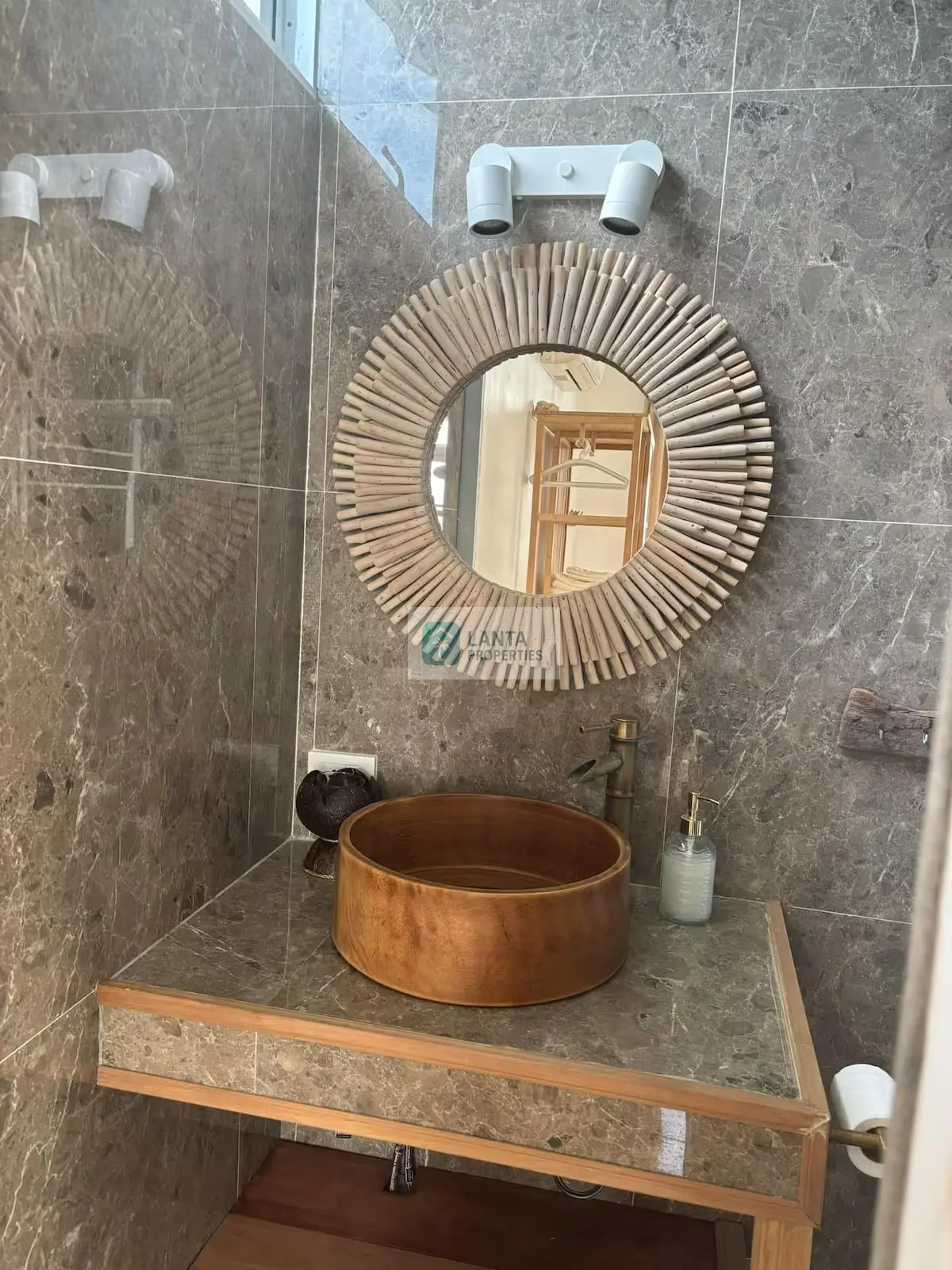 Noom Villa Boobay
