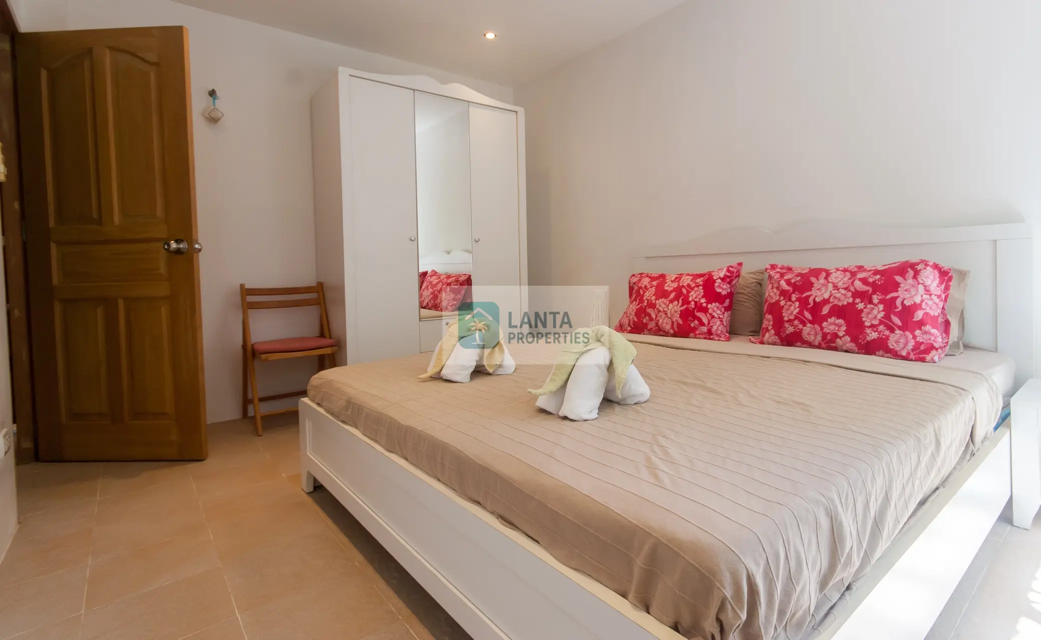 Elegant 3-Bedroom Pool Villa in Malee Beach, Long Beach.