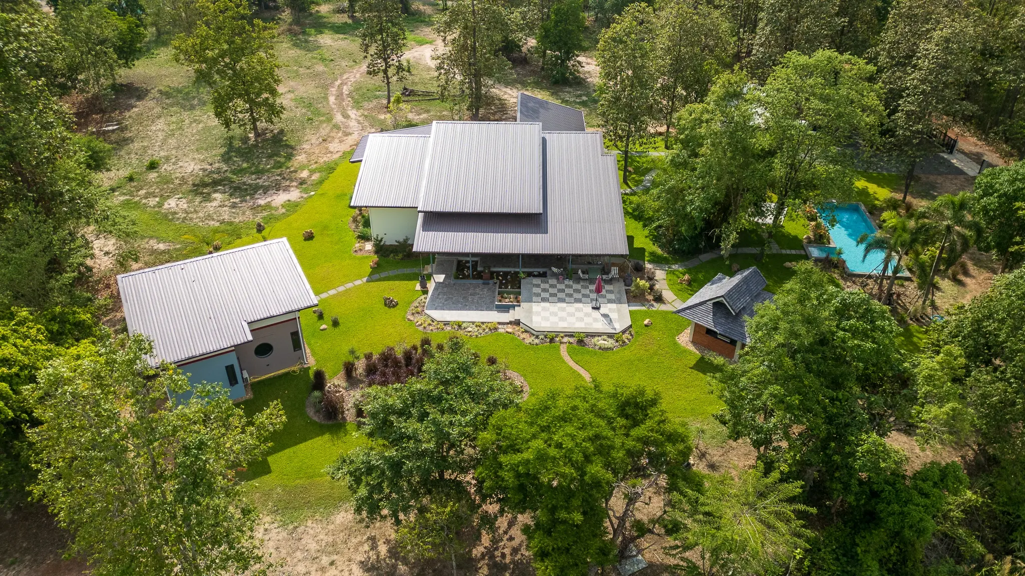 Modern Art Resort-Style Lake Home