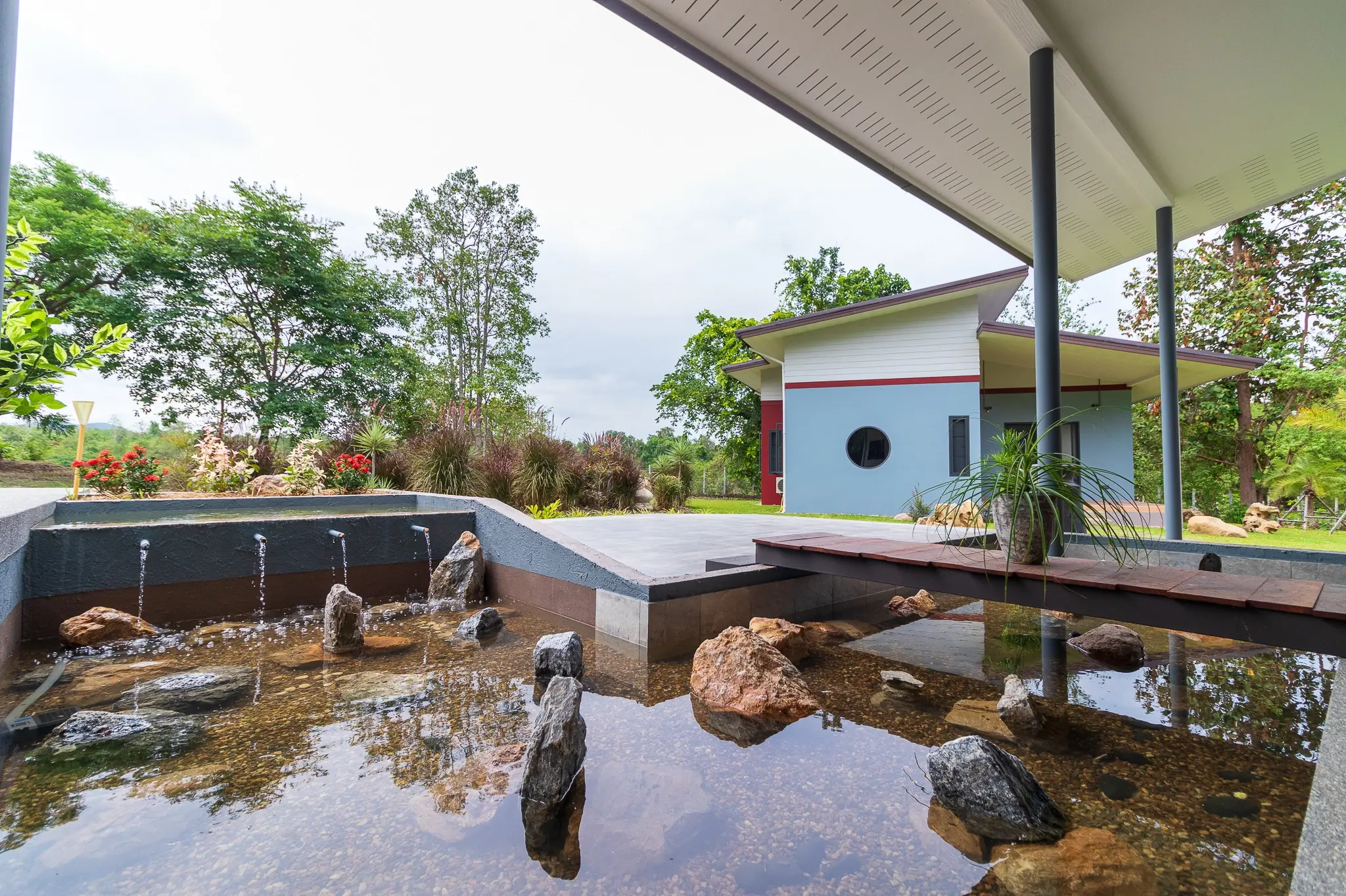 Modern Art Resort-Style Lake Home
