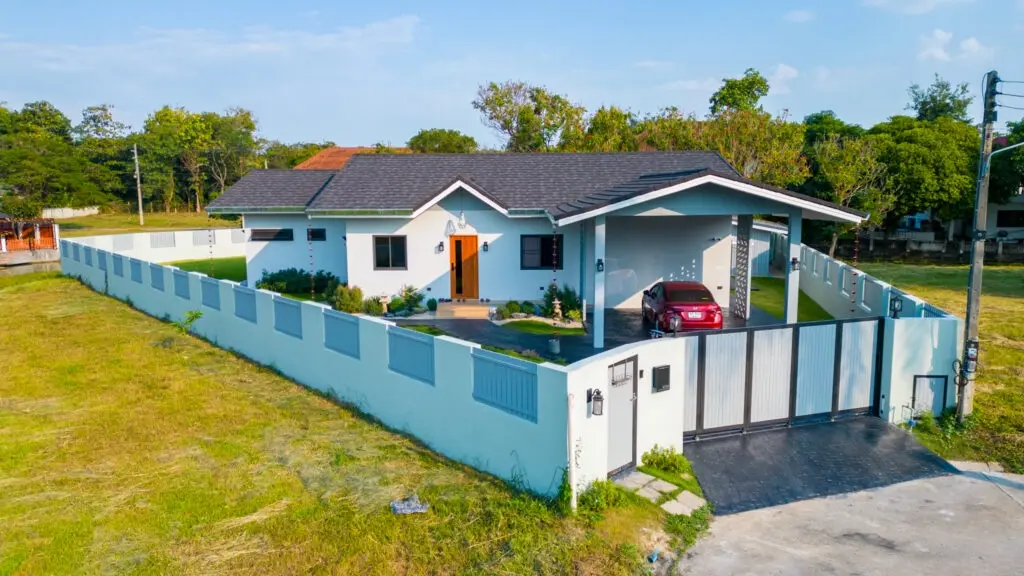 Moo Baan Modern Ranch Home