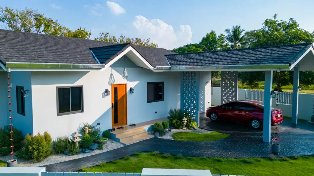 Moo Baan Modern Ranch Home