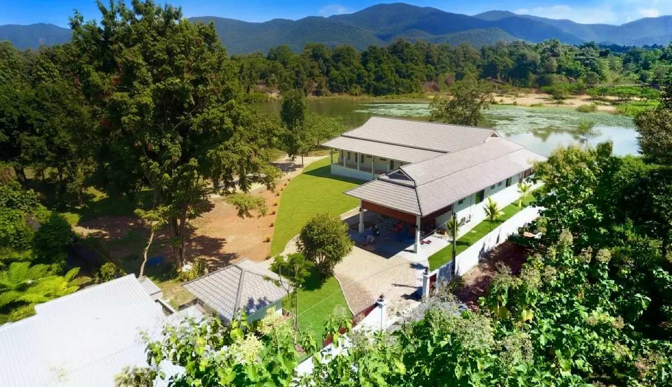 Lanna Lake House