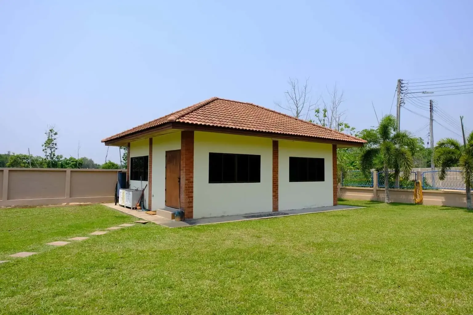 (HS261-04) Large Luxury Family Home with Pool on 3+ Rai in San Sai