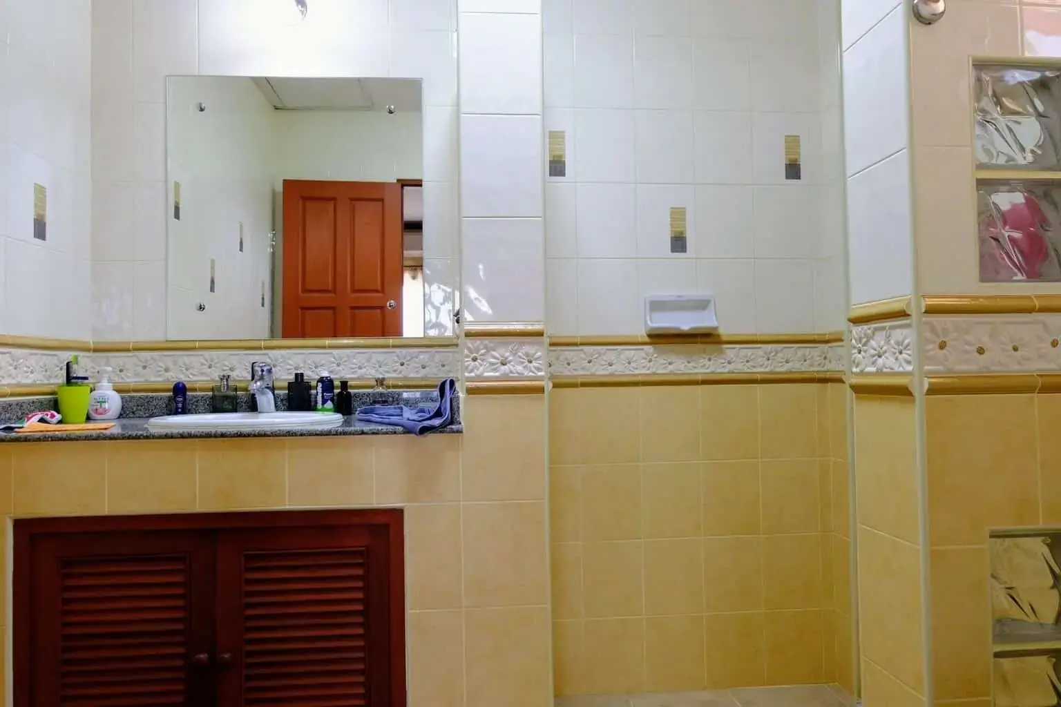(HS261-04) Large Luxury Family Home with Pool on 3+ Rai in San Sai
