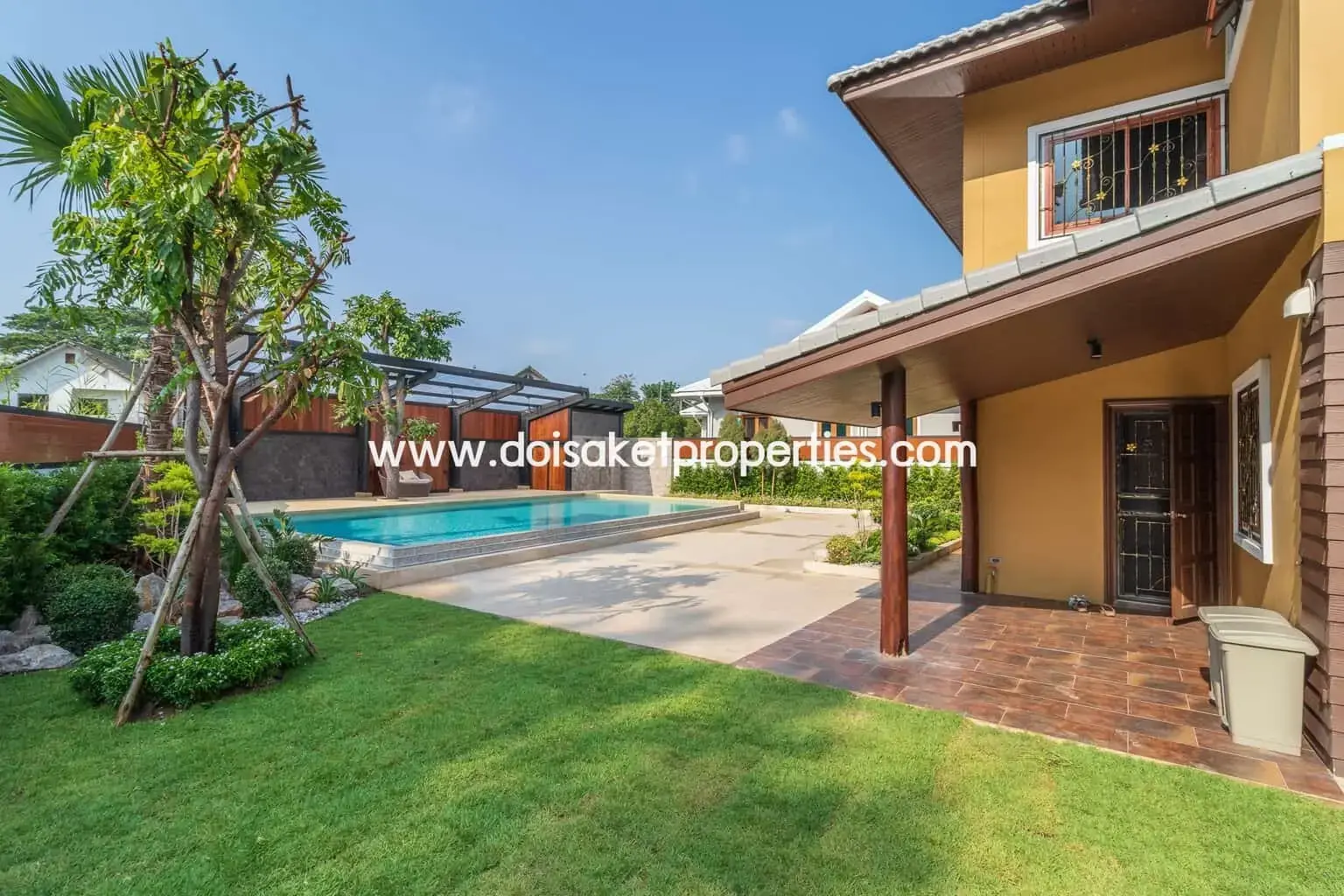 (HS210-04) Gorgeous 2 Storey Home with Swimming Pool for Sale in a Moo Baan in San Na Meng, San Sai