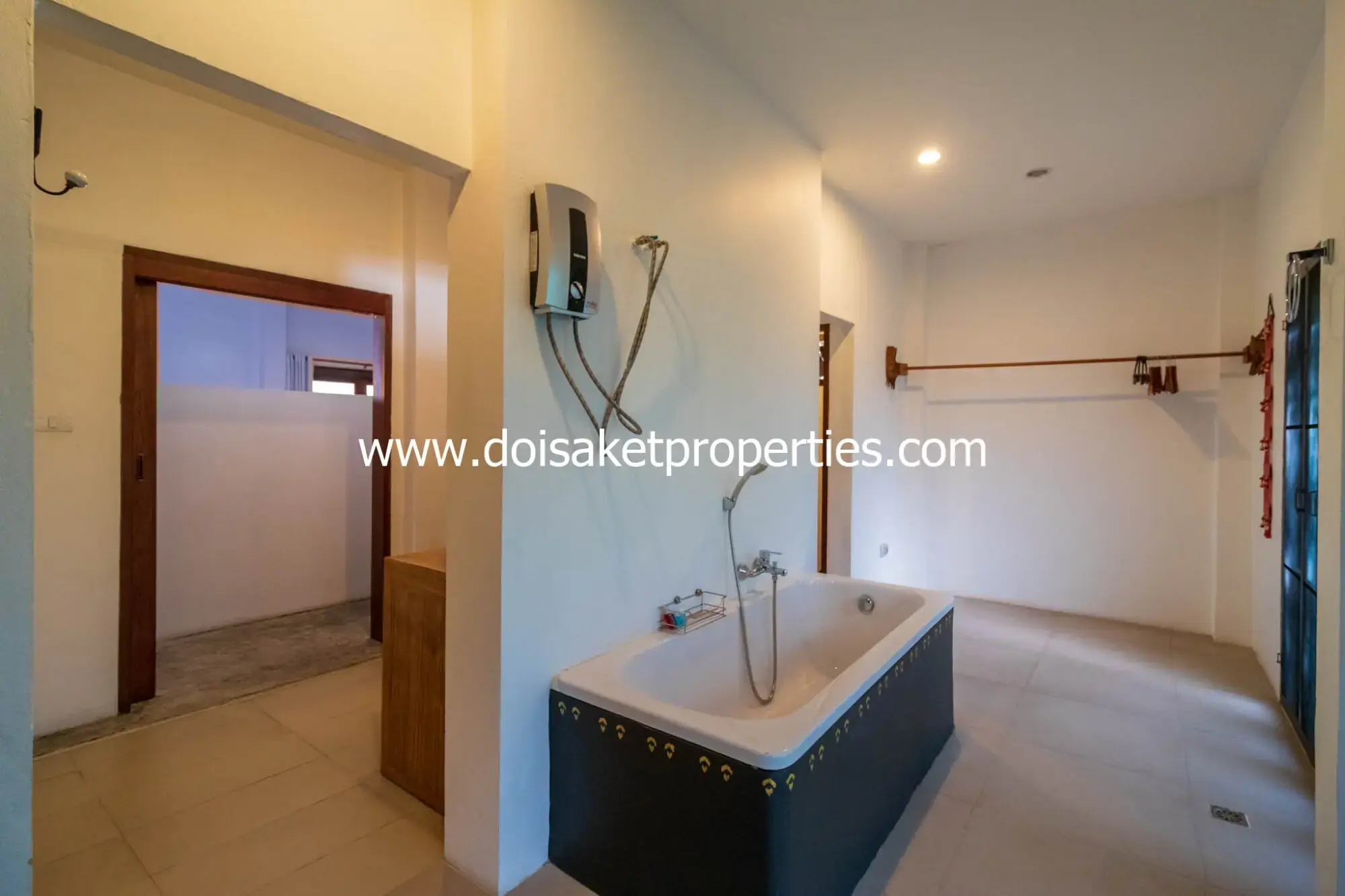(HR184-V2U) Lovely 2-Bedroom Family Suite for Rent in Choeng Doi, Doi Saket