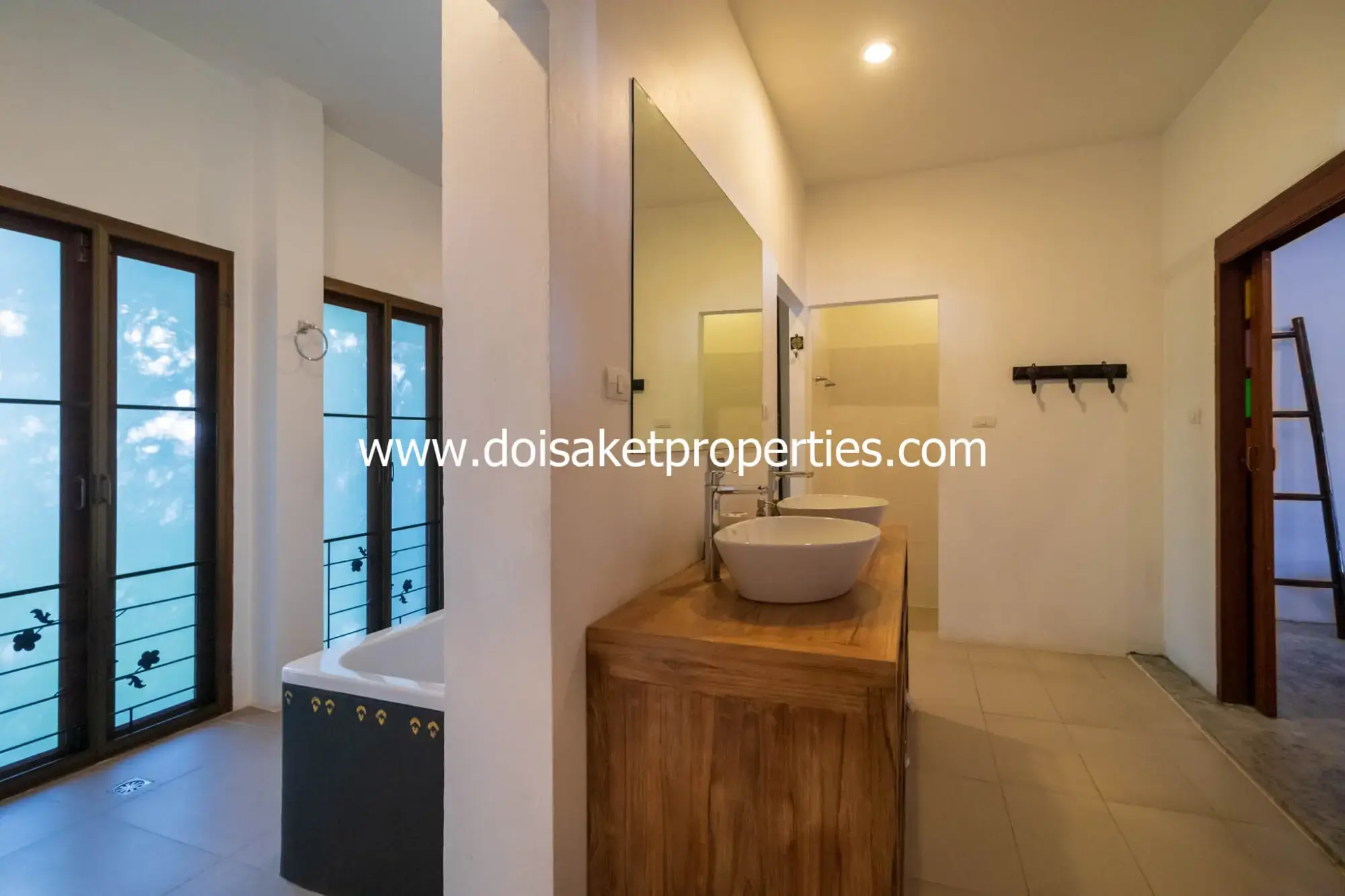 (HR184-V2U) Lovely 2-Bedroom Family Suite for Rent in Choeng Doi, Doi Saket