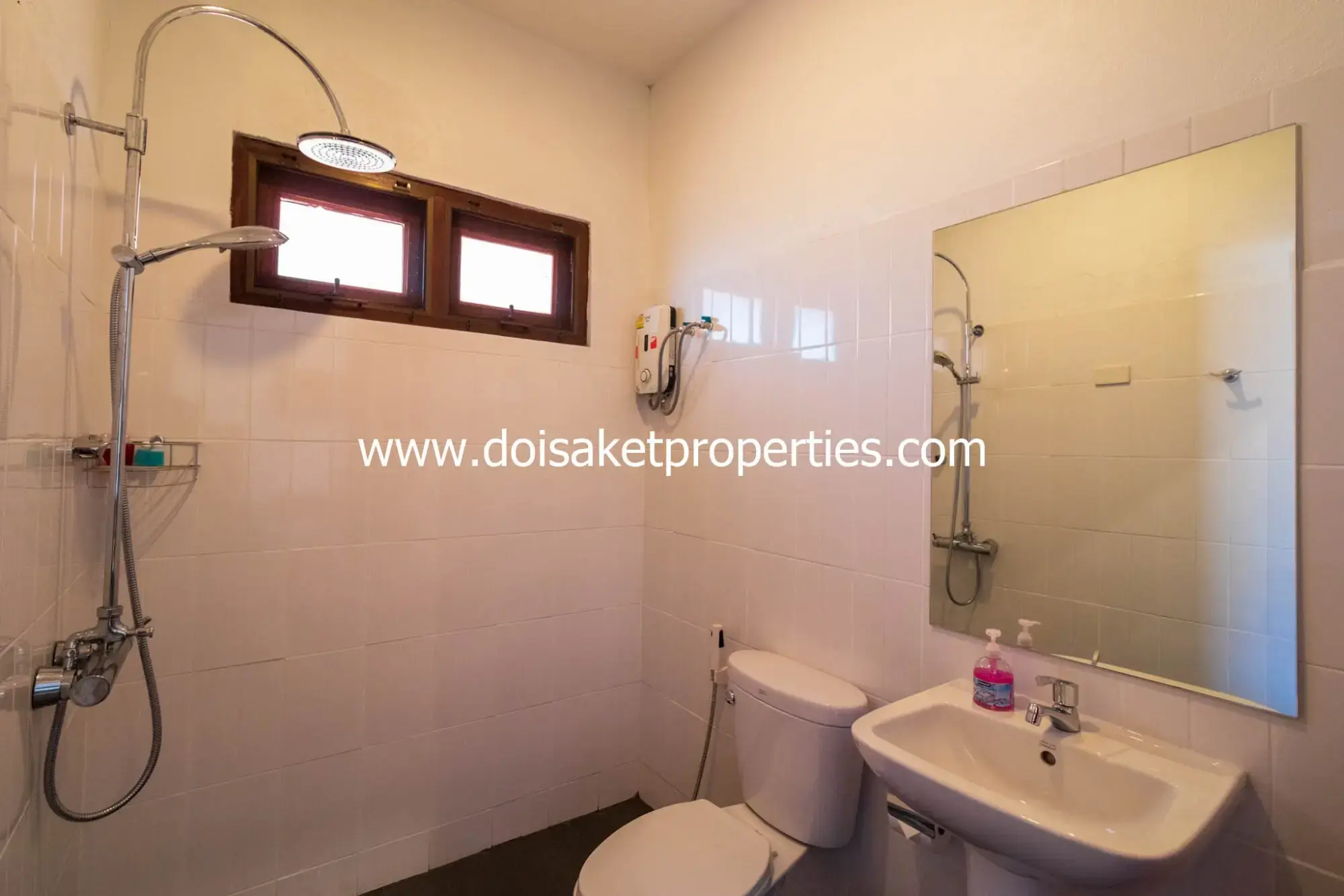 (HR184-V2U) Lovely 2-Bedroom Family Suite for Rent in Choeng Doi, Doi Saket