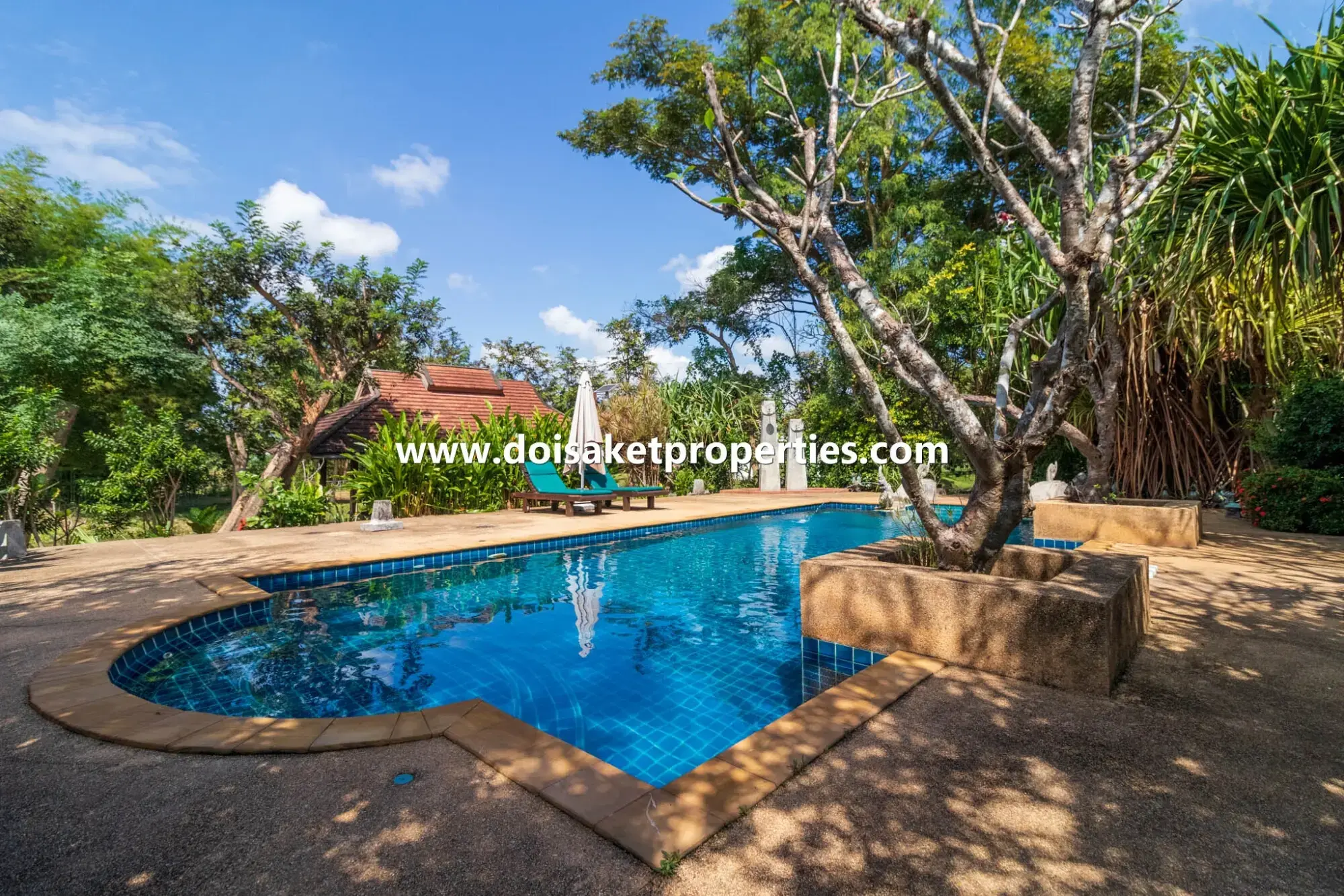 (RS004-13) Beautiful Lanna-Style Resort with Restaurant, Spa, and Coffee Shop for Sale in Doi Saket, Chiang Mai, Thailand