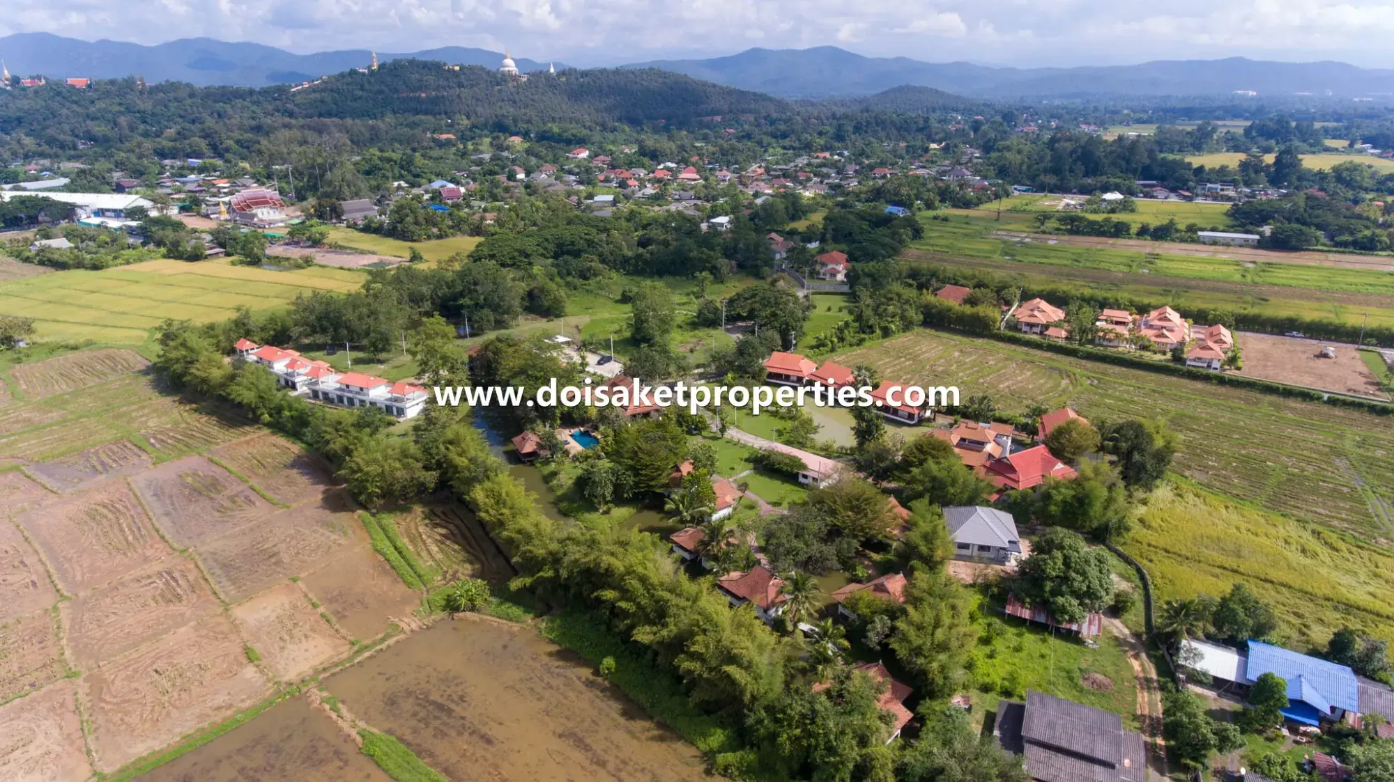 (RS004-13) Beautiful Lanna-Style Resort with Restaurant, Spa, and Coffee Shop for Sale in Doi Saket, Chiang Mai, Thailand
