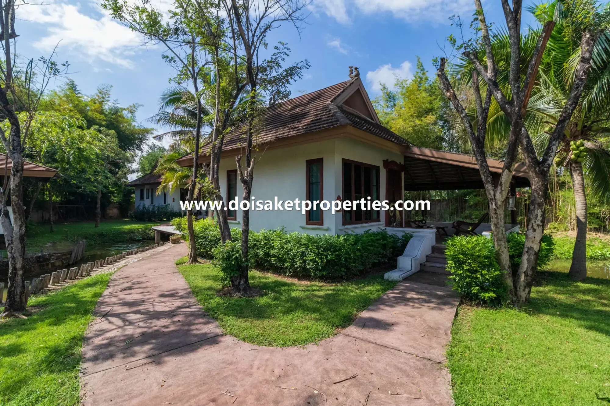 (RS004-13) Beautiful Lanna-Style Resort with Restaurant, Spa, and Coffee Shop for Sale in Doi Saket, Chiang Mai, Thailand