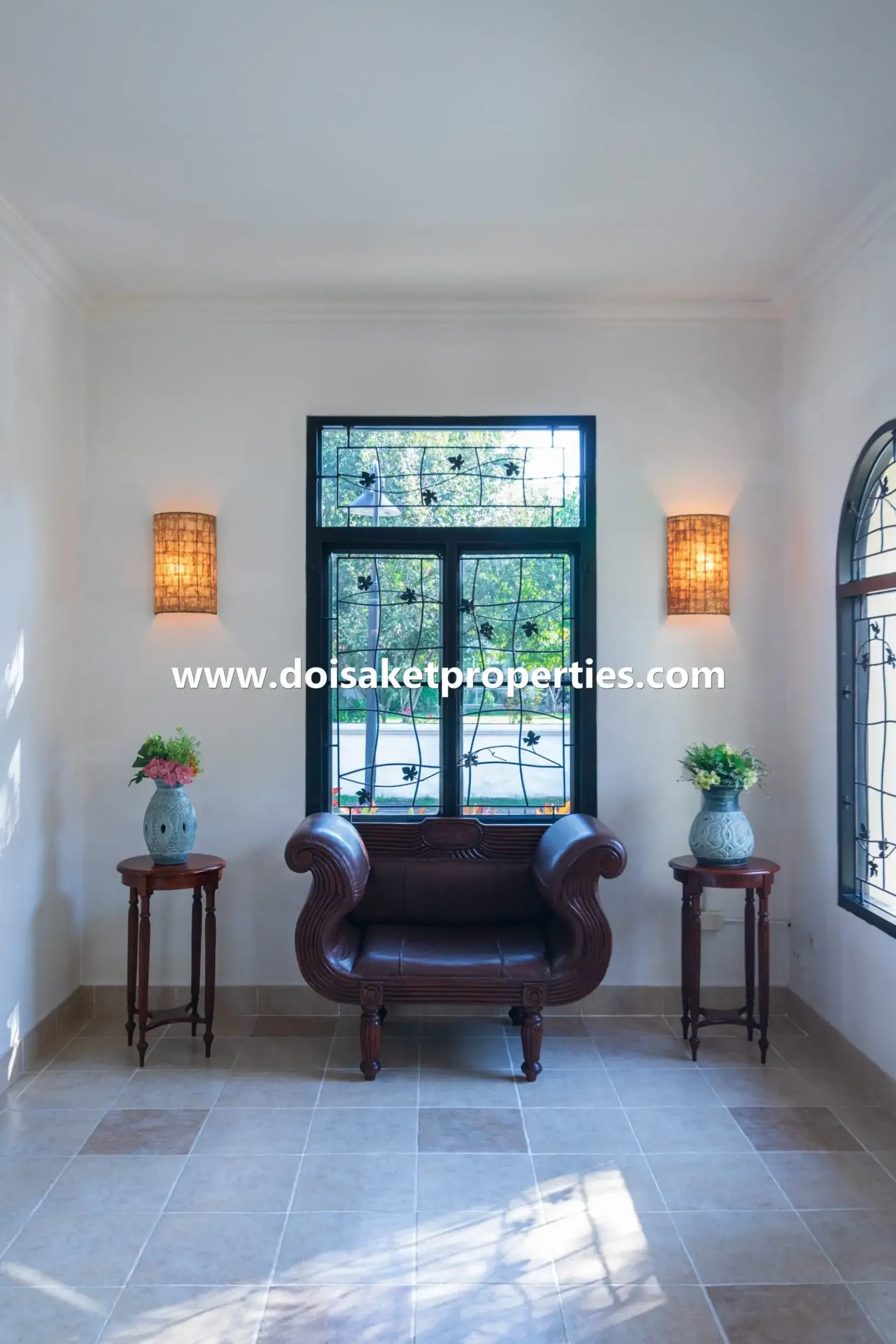 (HS343-04) Luxurious Large Spanish Villa Style Home for Sale in Palm Springs, Nong Hoi, Chiang Mai