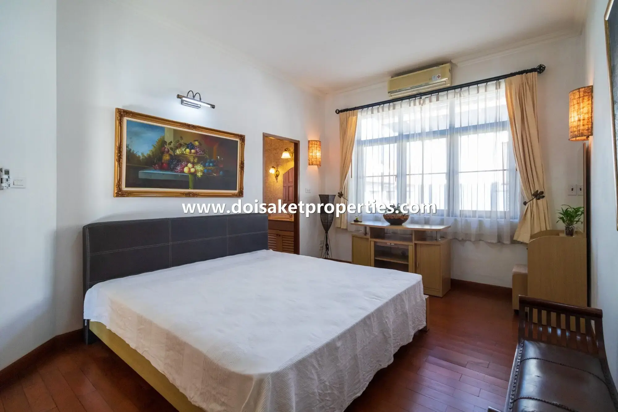 (HS343-04) Luxurious Large Spanish Villa Style Home for Sale in Palm Springs, Nong Hoi, Chiang Mai