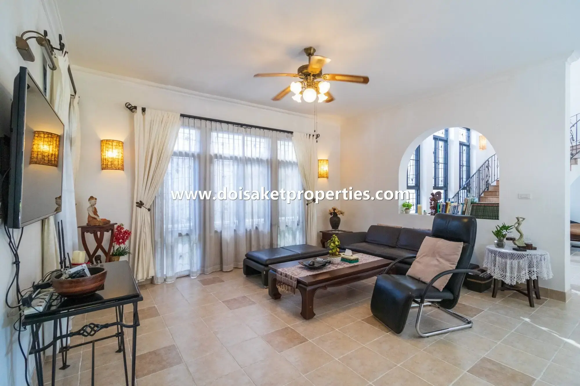 (HS343-04) Luxurious Large Spanish Villa Style Home for Sale in Palm Springs, Nong Hoi, Chiang Mai