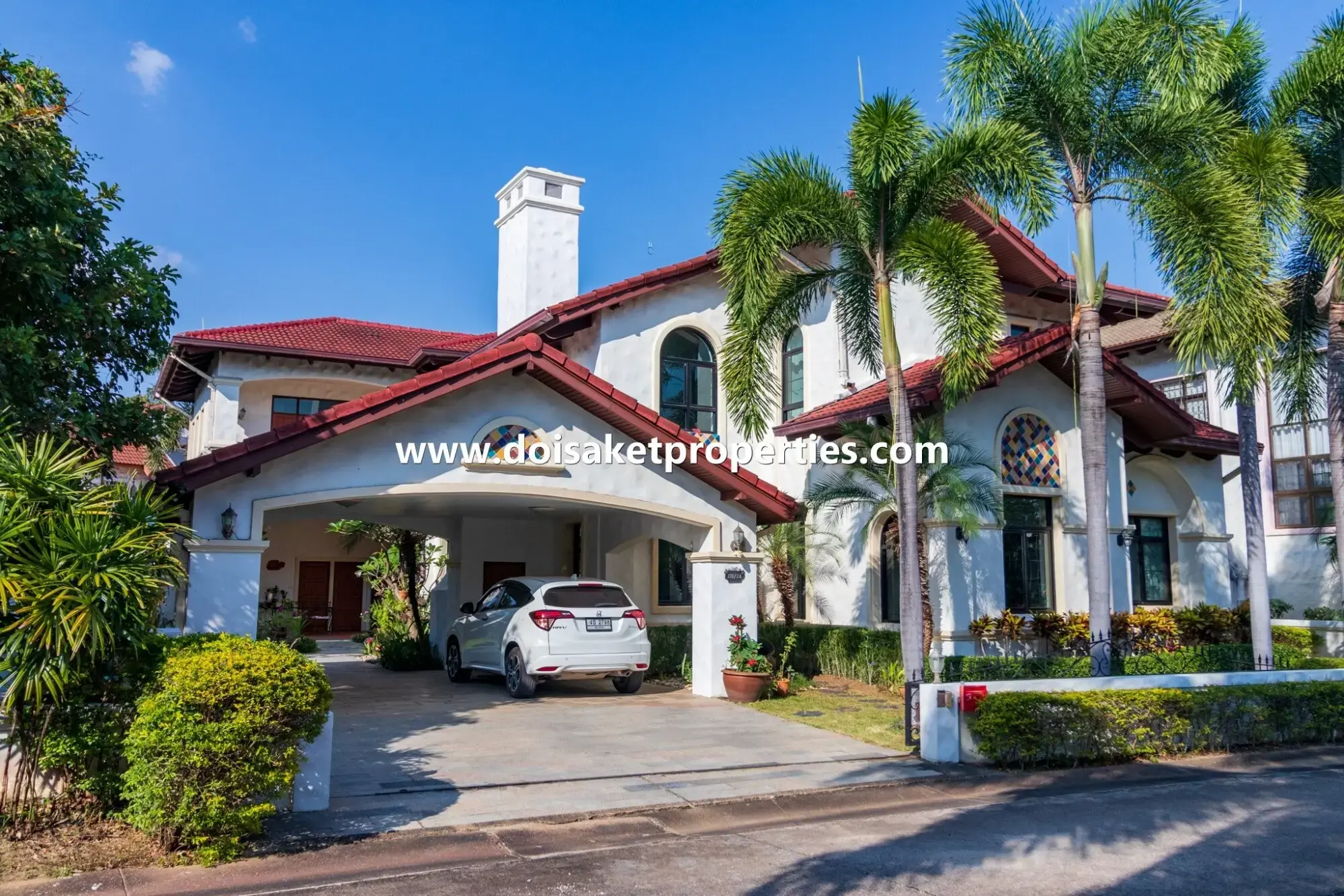 (HS343-04) Luxurious Large Spanish Villa Style Home for Sale in Palm Springs, Nong Hoi, Chiang Mai