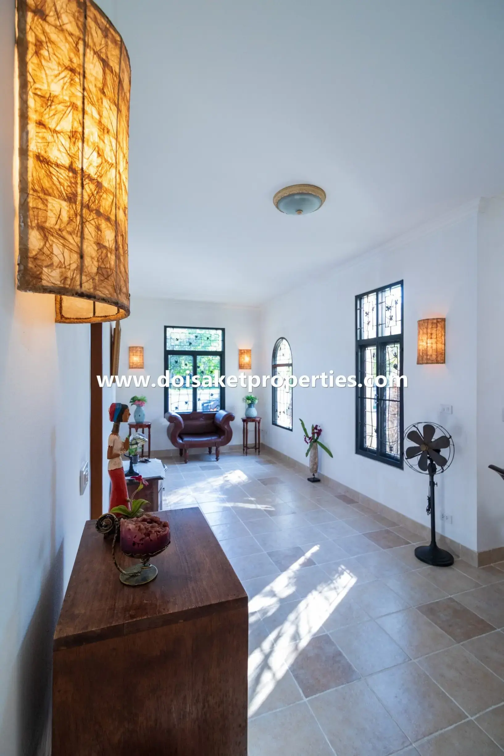 (HS343-04) Luxurious Large Spanish Villa Style Home for Sale in Palm Springs, Nong Hoi, Chiang Mai
