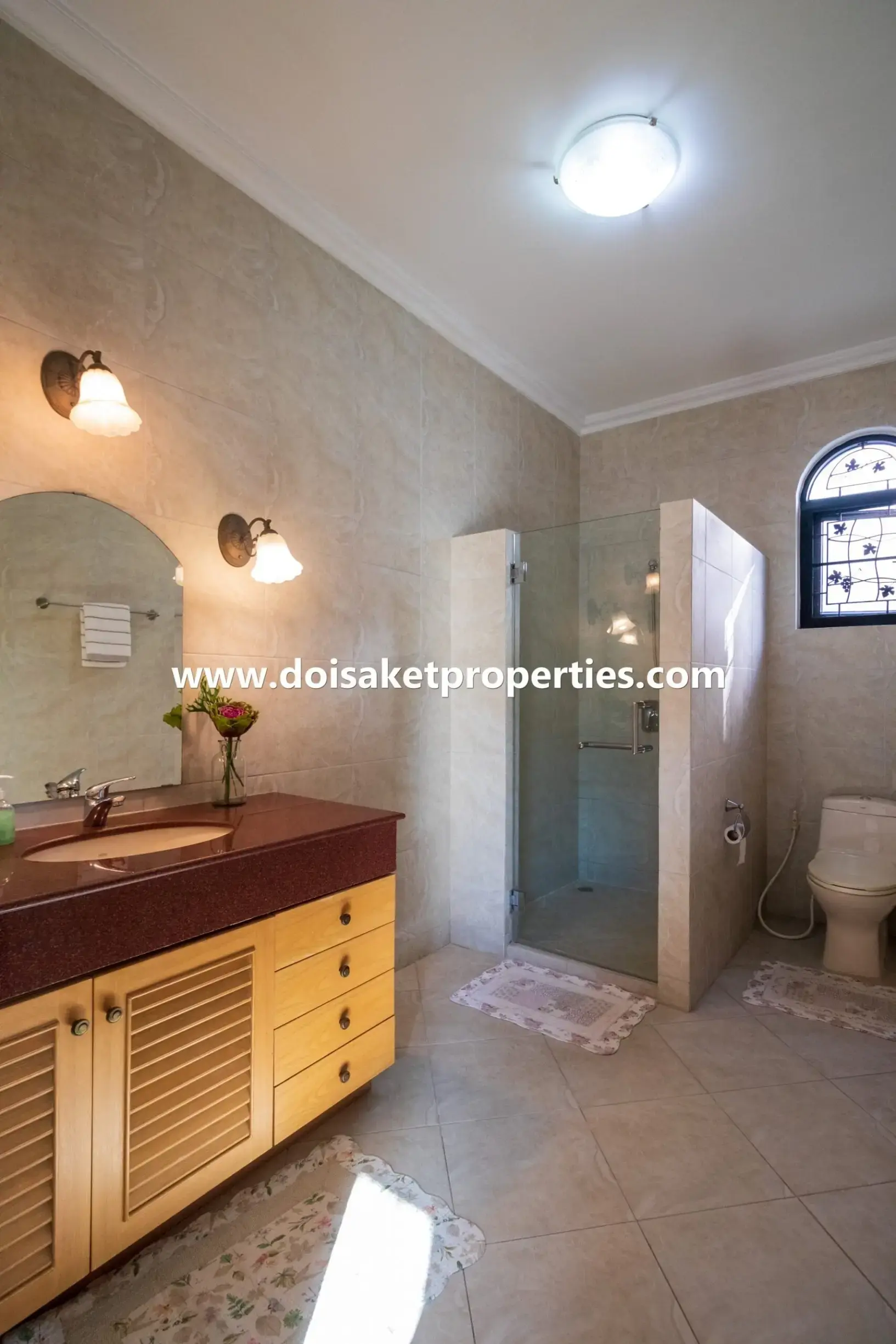 (HS343-04) Luxurious Large Spanish Villa Style Home for Sale in Palm Springs, Nong Hoi, Chiang Mai