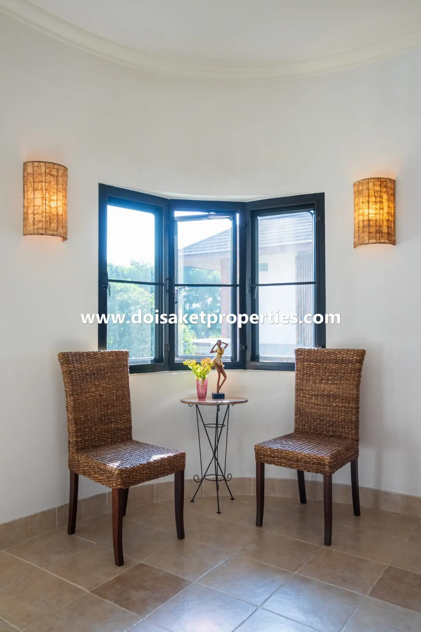 (HS343-04) Luxurious Large Spanish Villa Style Home for Sale in Palm Springs, Nong Hoi, Chiang Mai