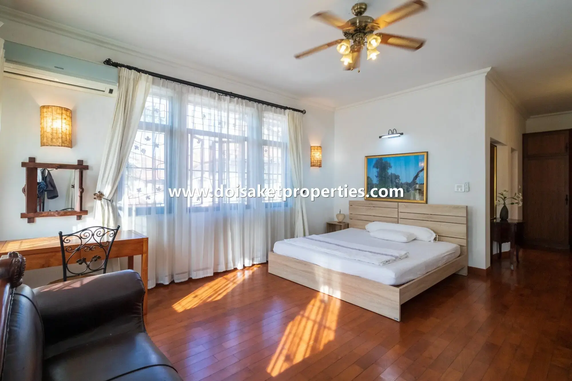 (HS343-04) Luxurious Large Spanish Villa Style Home for Sale in Palm Springs, Nong Hoi, Chiang Mai