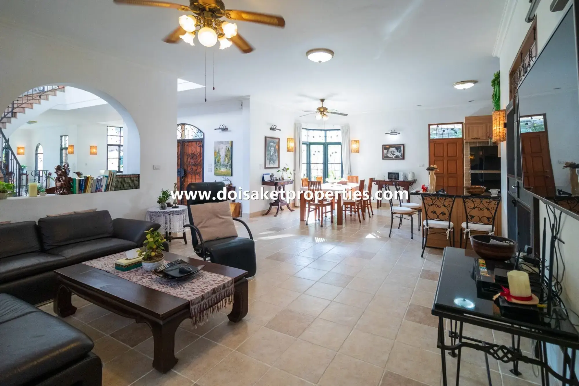 (HS343-04) Luxurious Large Spanish Villa Style Home for Sale in Palm Springs, Nong Hoi, Chiang Mai