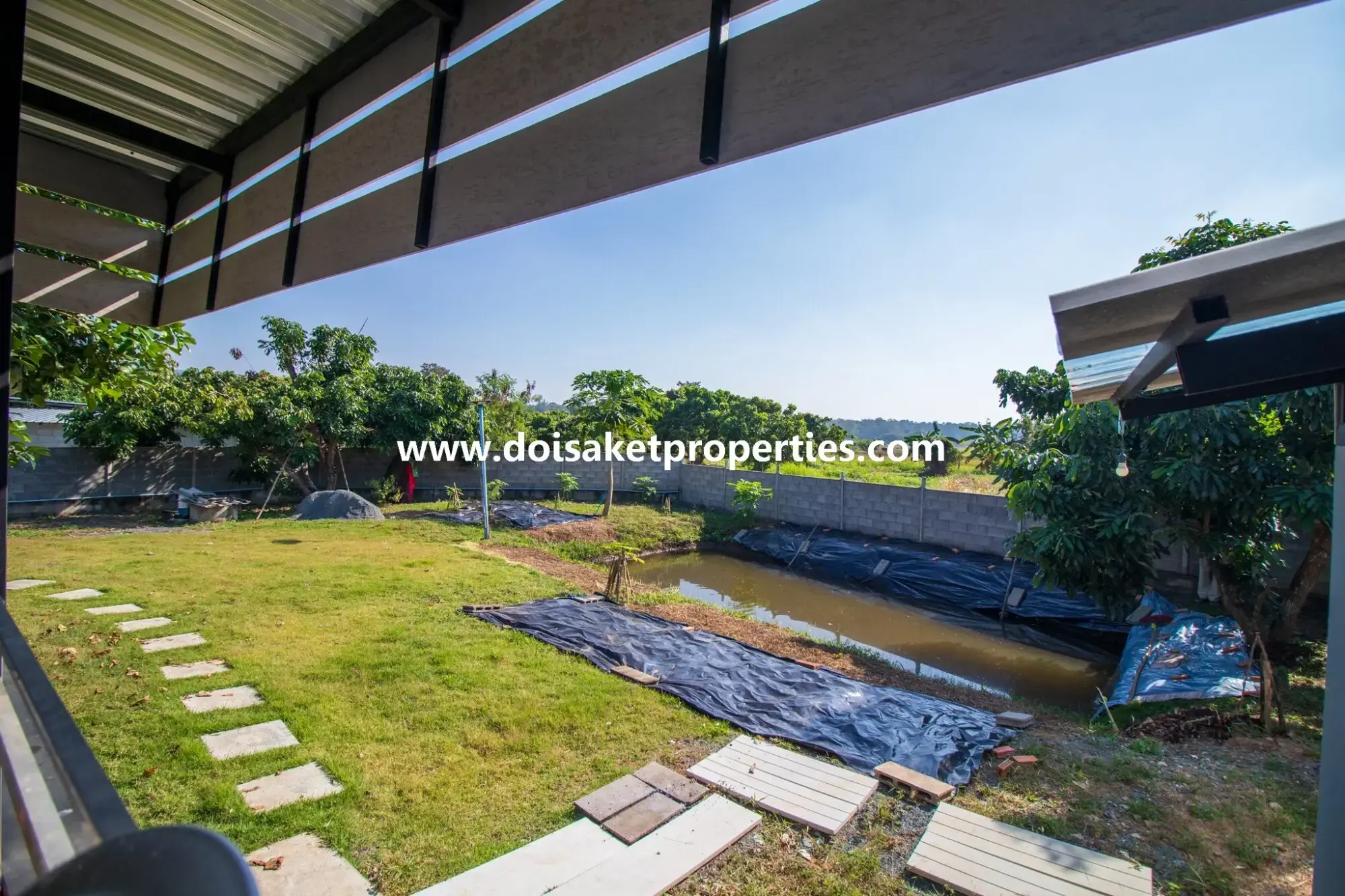 (HS320-02) Newer 2-Bedroom House for Sale in a Quiet and Rural Location near Mae Kuang Dam in Luang Nuea, Doi Saket