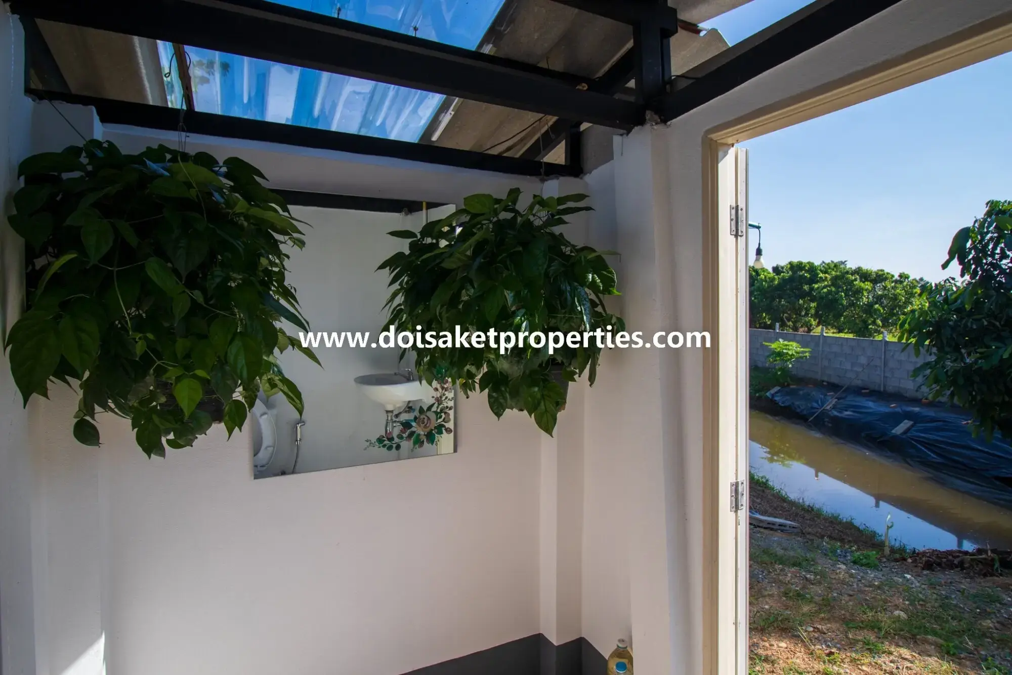 (HS320-02) Newer 2-Bedroom House for Sale in a Quiet and Rural Location near Mae Kuang Dam in Luang Nuea, Doi Saket