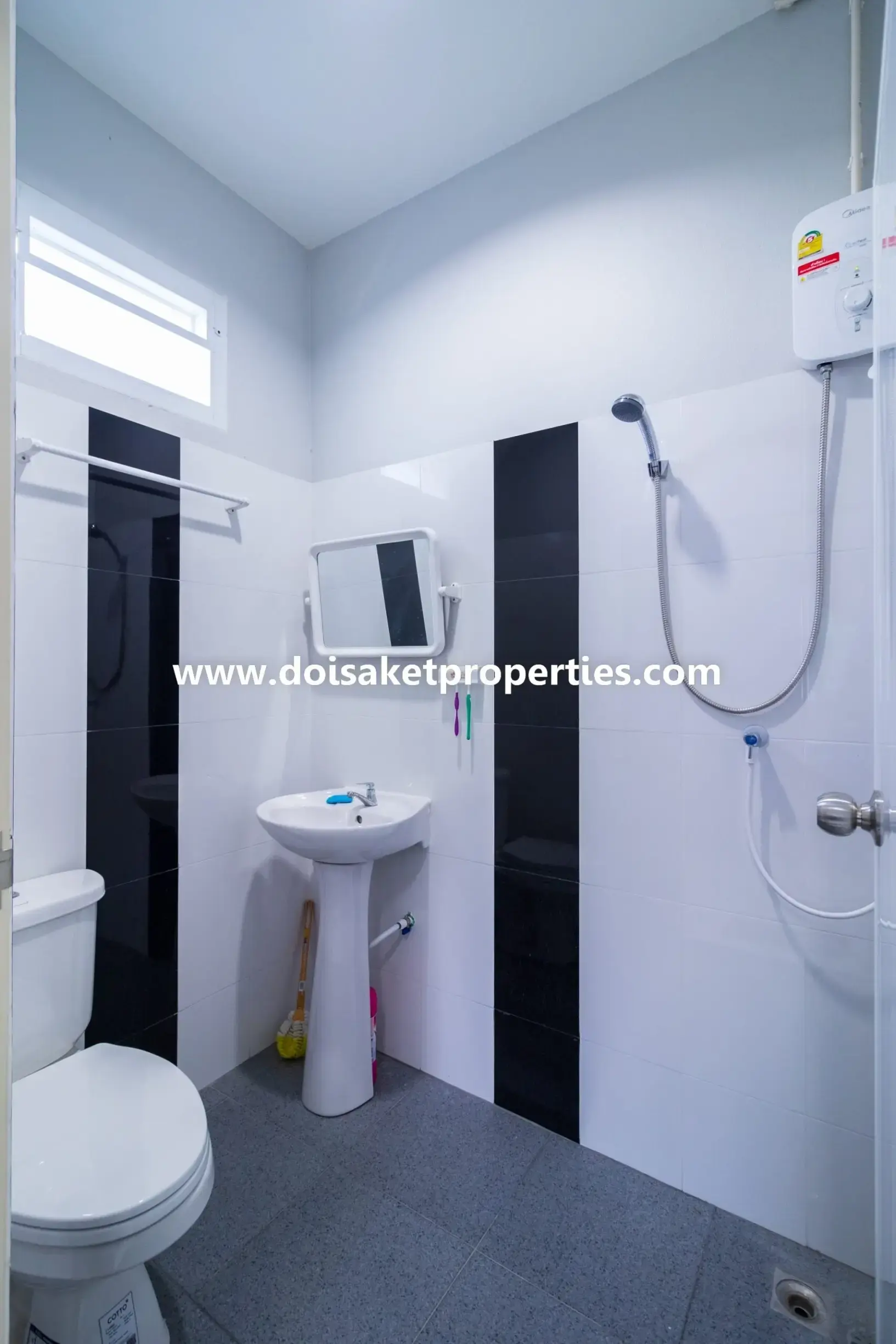 (HS320-02) Newer 2-Bedroom House for Sale in a Quiet and Rural Location near Mae Kuang Dam in Luang Nuea, Doi Saket