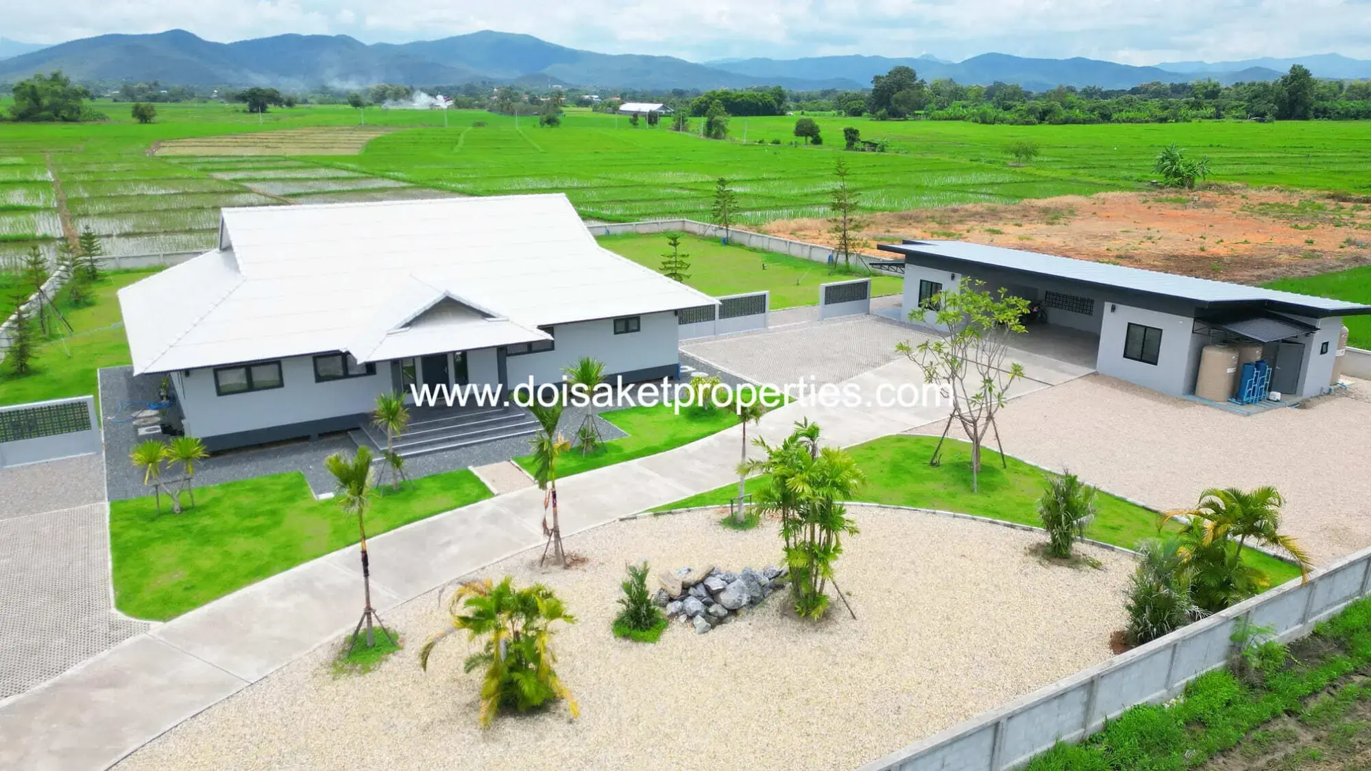 (HS363-04) Beautiful 4-Bedroom Modern Home with Great Mountain Views for Sale in Pa Pong, Doi Saket