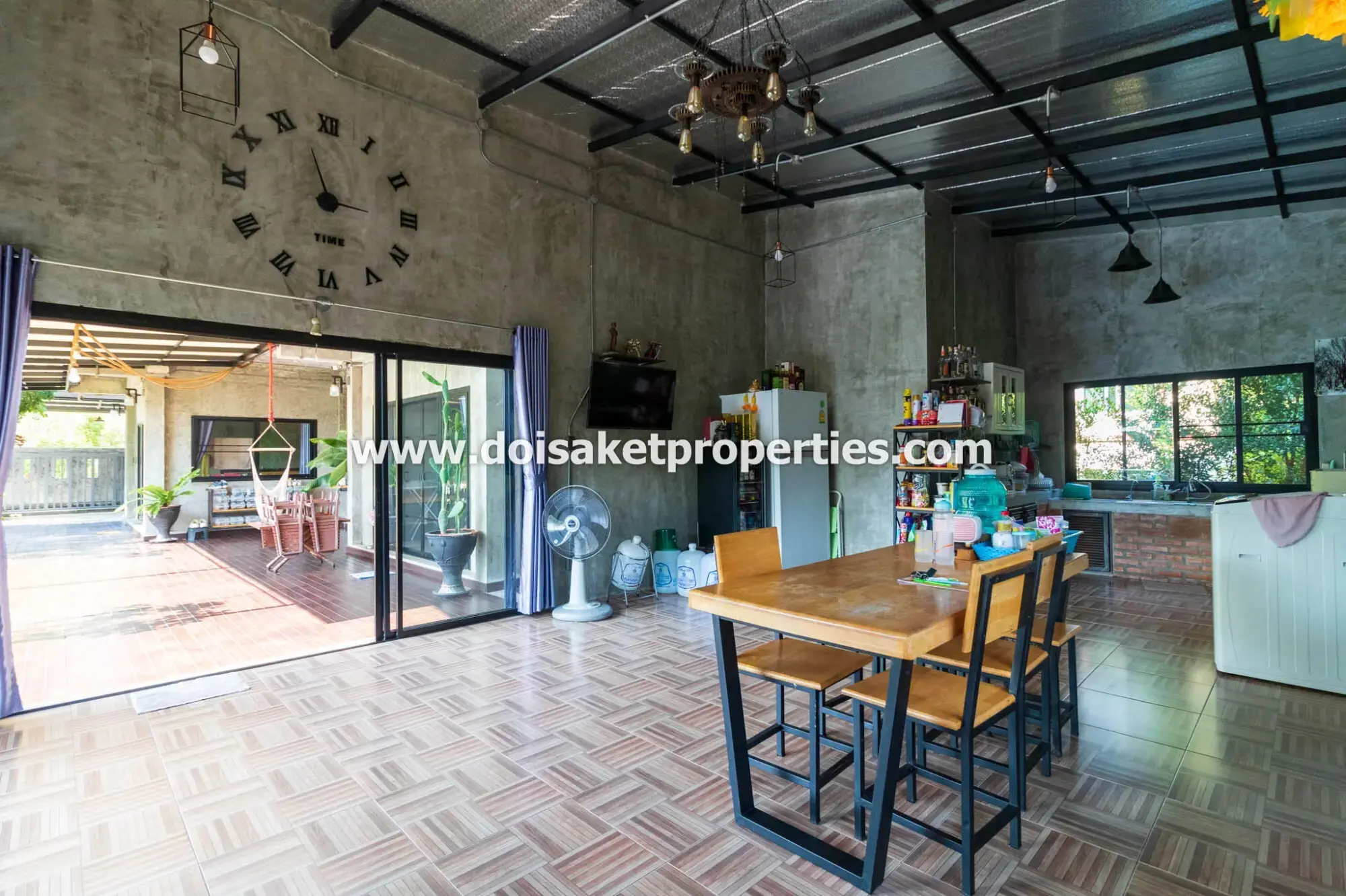 (HS365-06) Beautifully-Designed 4-Bedroom Modern Home with 2-Bedroom Guest House for Sale in Luang Nuea, Doi Saket