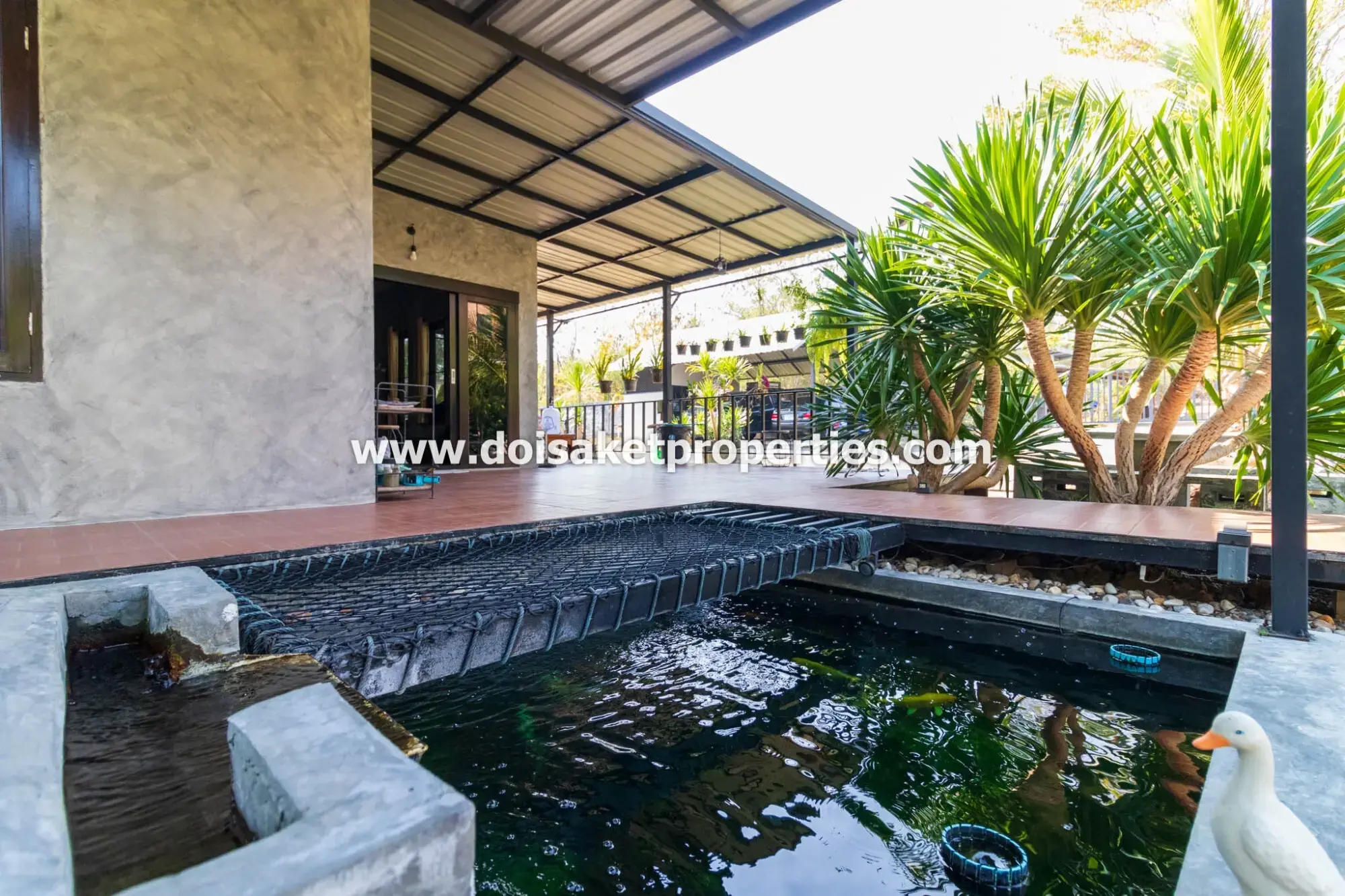 (HS365-06) Beautifully-Designed 4-Bedroom Modern Home with 2-Bedroom Guest House for Sale in Luang Nuea, Doi Saket